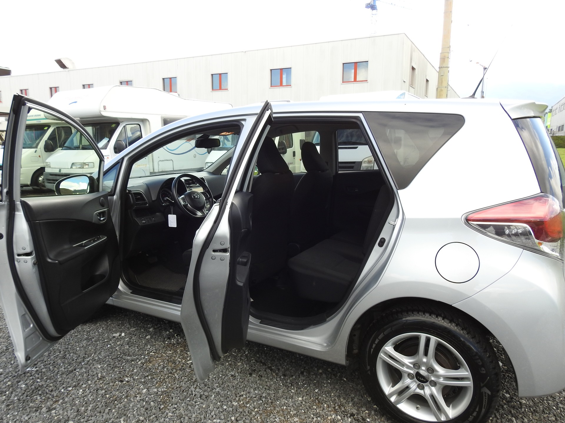 TOYOTA Verso-S 1.33 Linea Trend Multidrive S-image-14