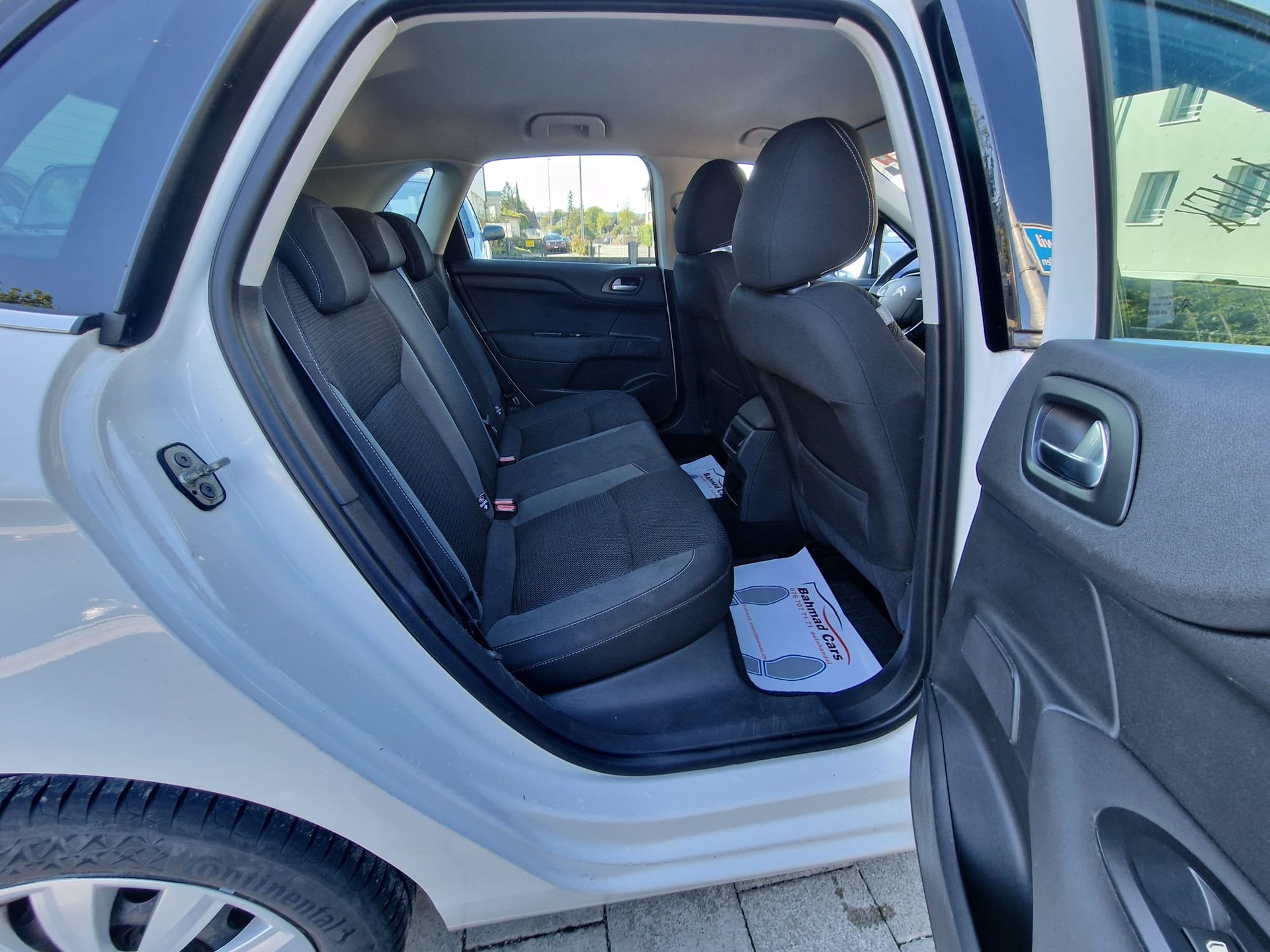 CITROEN C4 1.2 Pure Tech Feel Edition-image-9