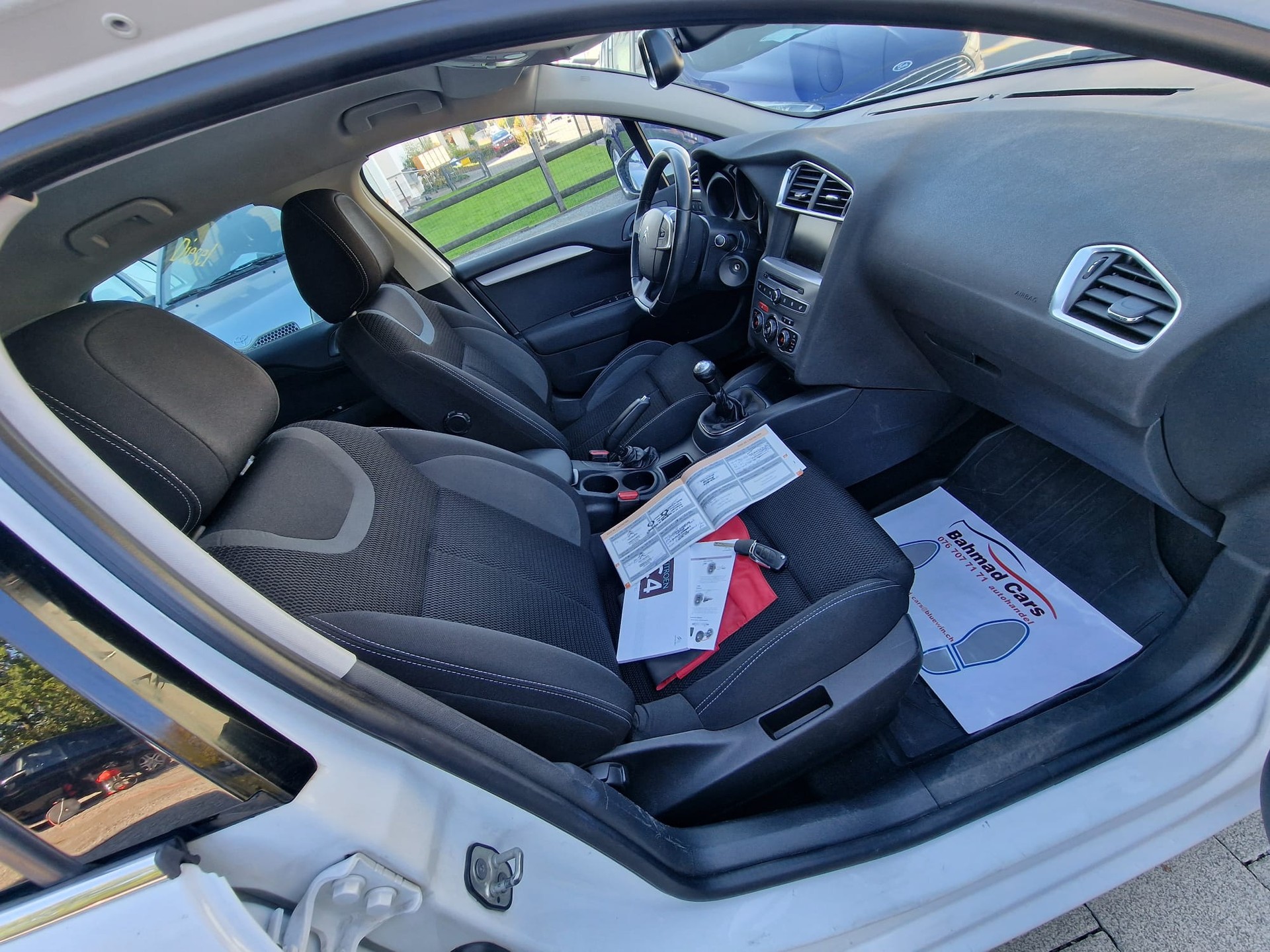 CITROEN C4 1.2 Pure Tech Feel Edition-image-8
