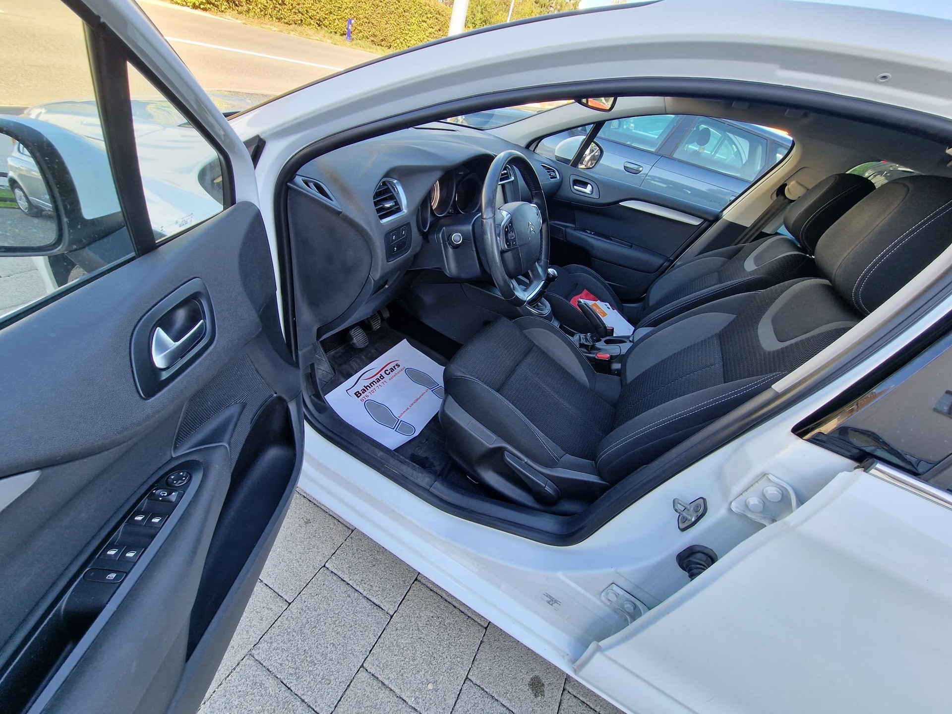 CITROEN C4 1.2 Pure Tech Feel Edition-image-7