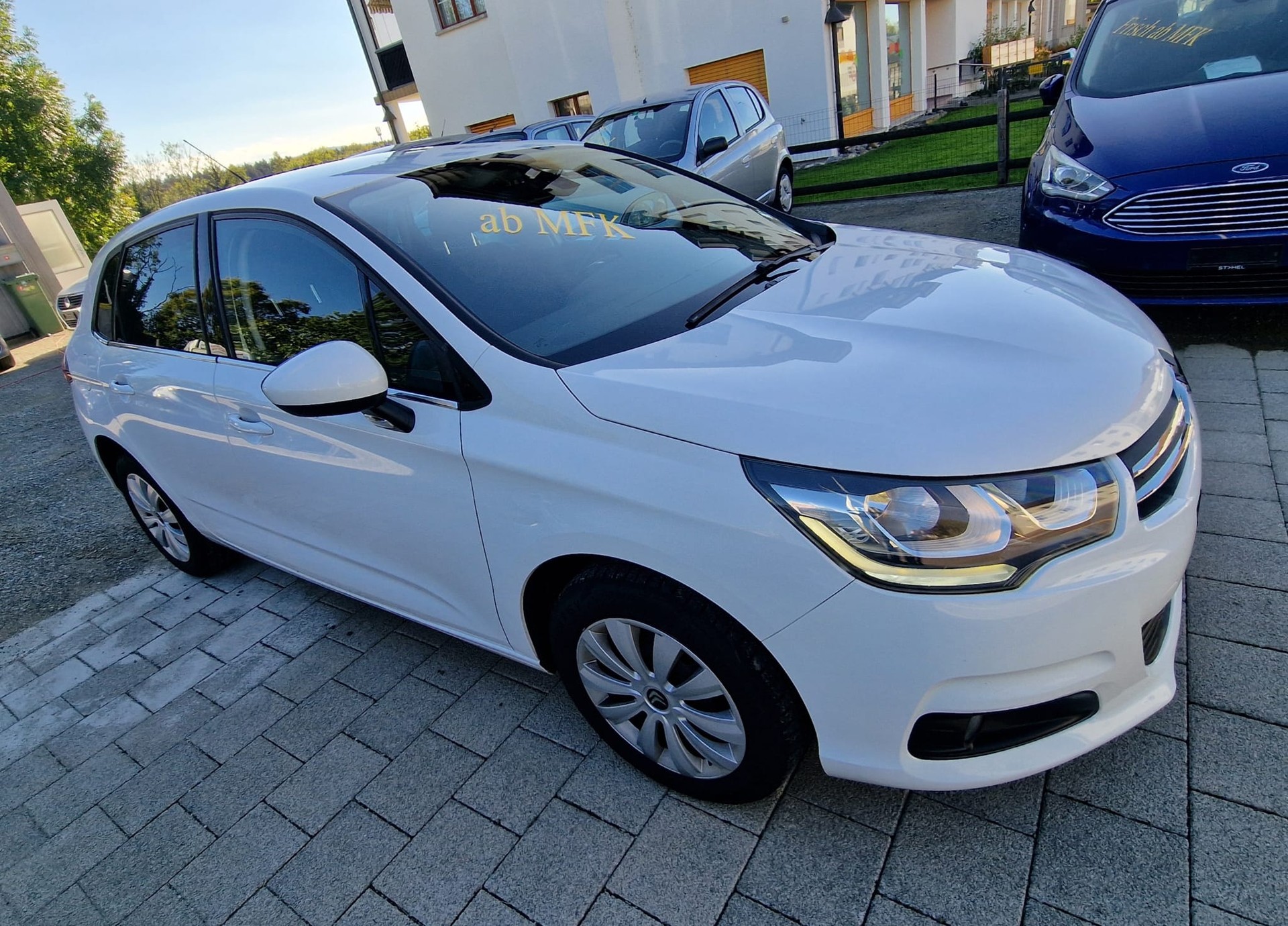 CITROEN C4 1.2 Pure Tech Feel Edition-image-1
