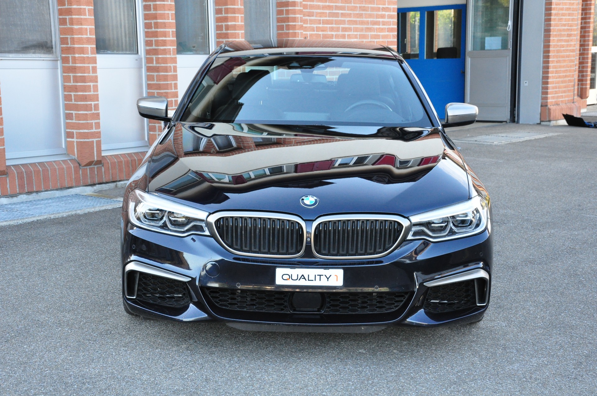 BMW M550i xDrive Steptronic /Topausstattung / Innen + aussen Neuwertig-image-7