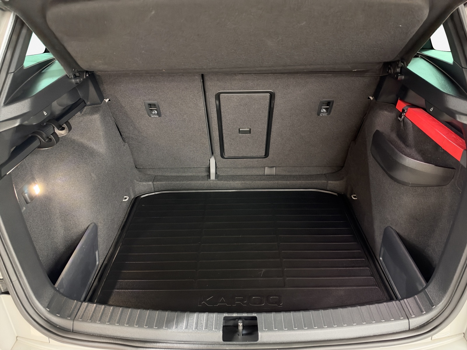 SKODA Karoq 2.0 TSI SportLine 4x4 DSG-image-12