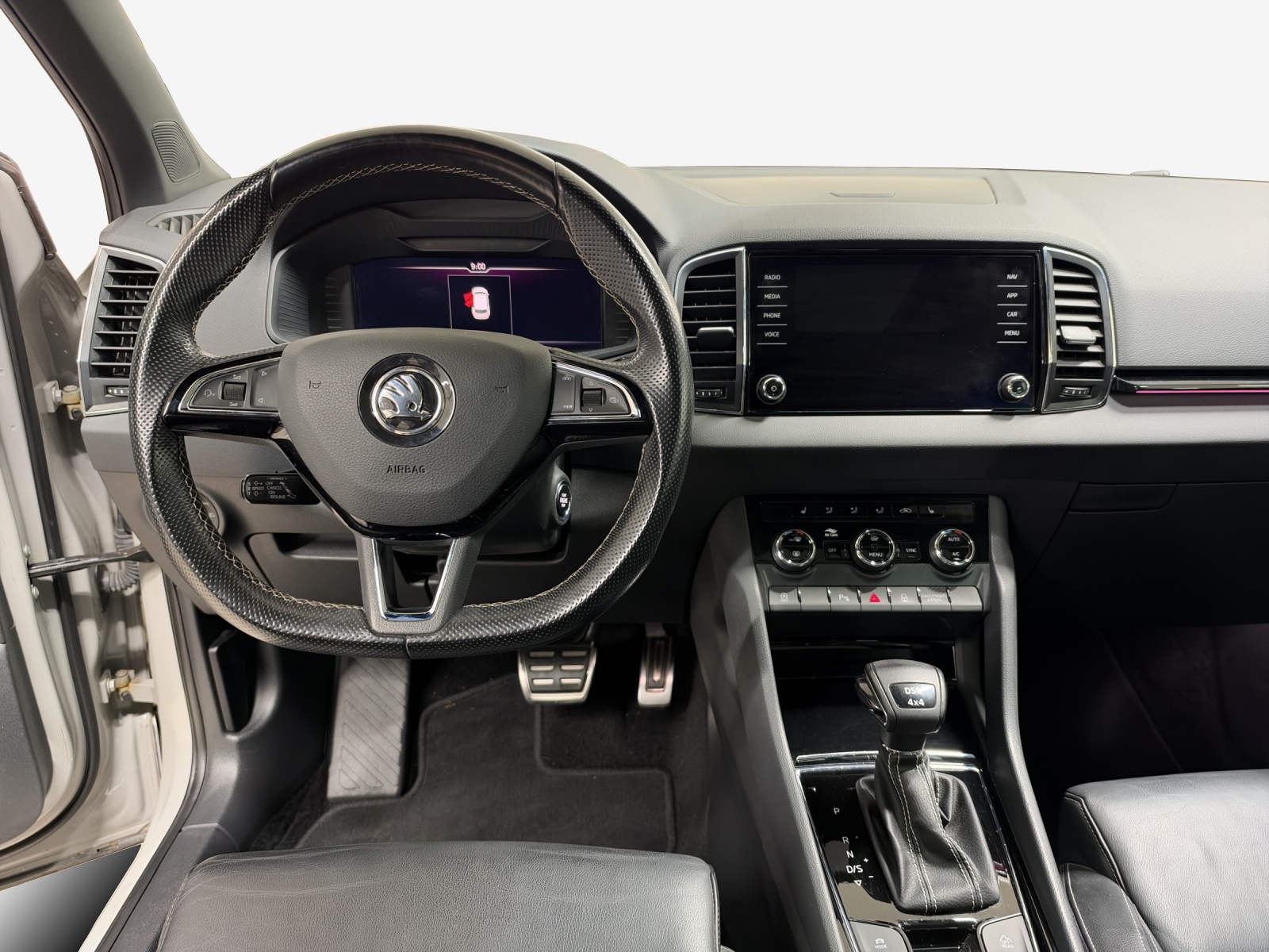 SKODA Karoq 2.0 TSI SportLine 4x4 DSG-image-8