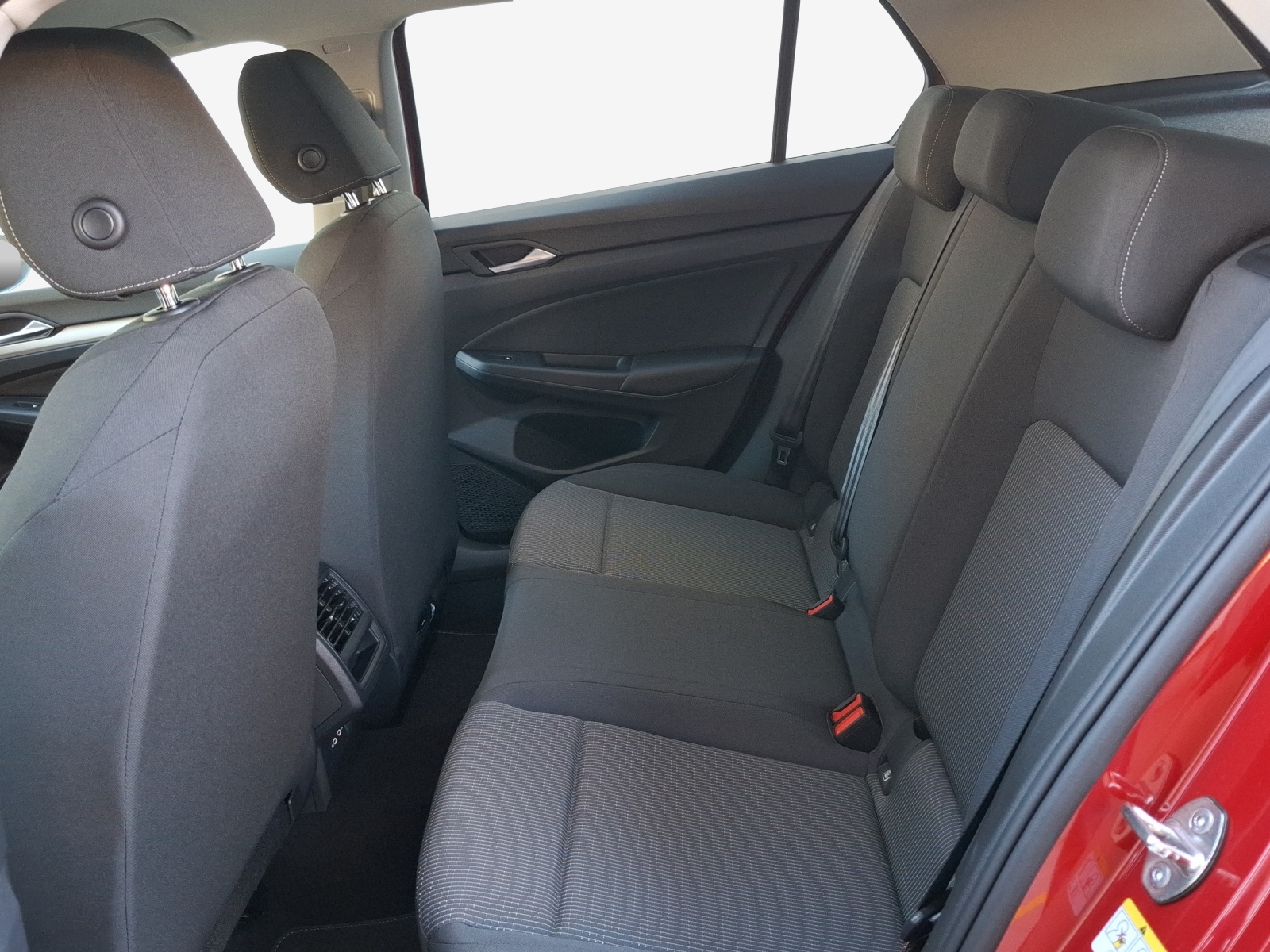 VW Golf 1.5 e TSI mHEV Value DSG-image-11
