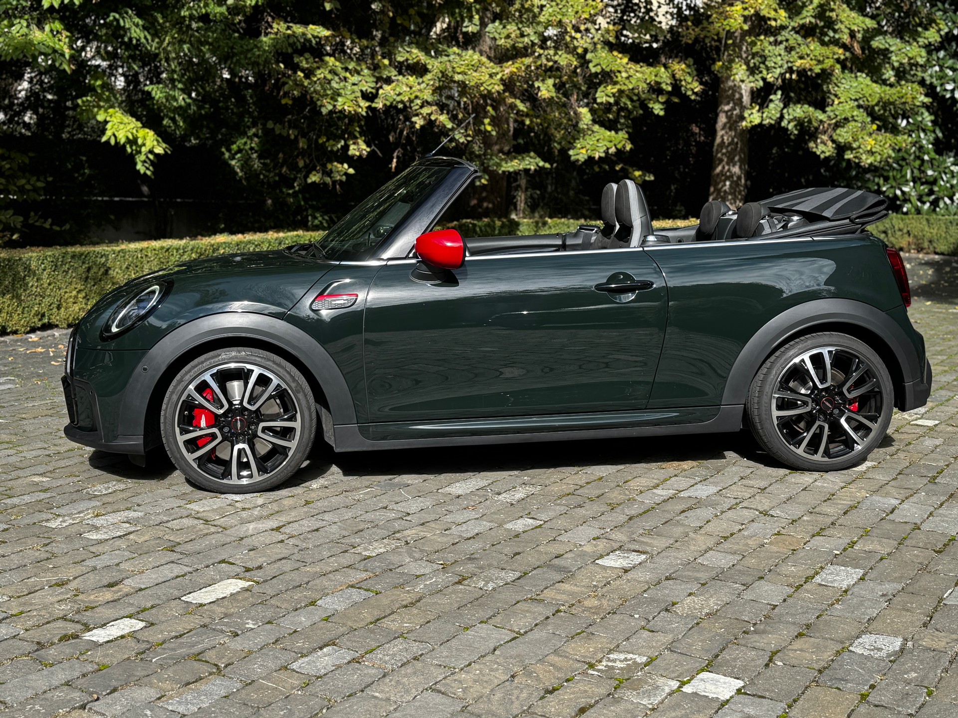 MINI Cooper John Cooper Works Cabriolet Steptronic-image-1
