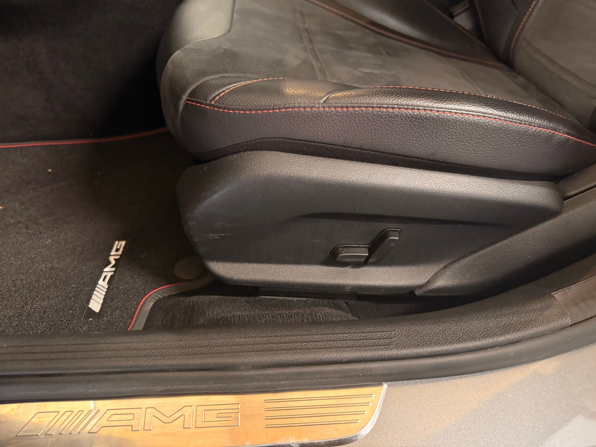 MERCEDES-BENZ C 43 AMG 4Matic 9G-Tronic-image-10