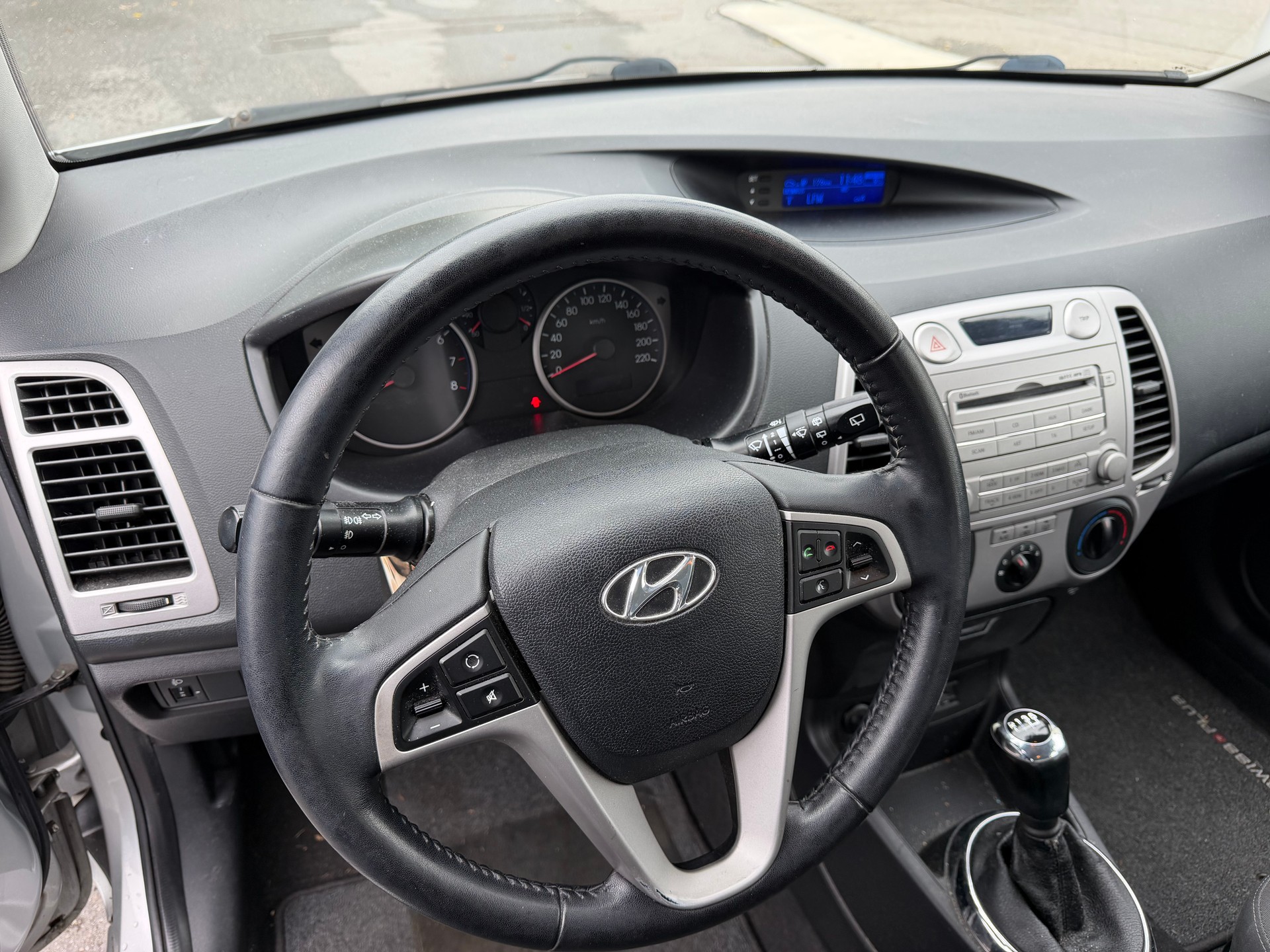 HYUNDAI i20 1.4 Style-image-7