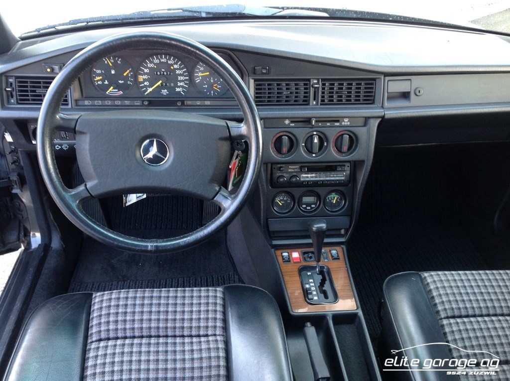 MERCEDES-BENZ 190 E 2.5-16 Automatic-image-5