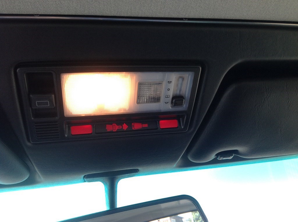 MERCEDES-BENZ 190 E 2.5-16 Automatic-image-10