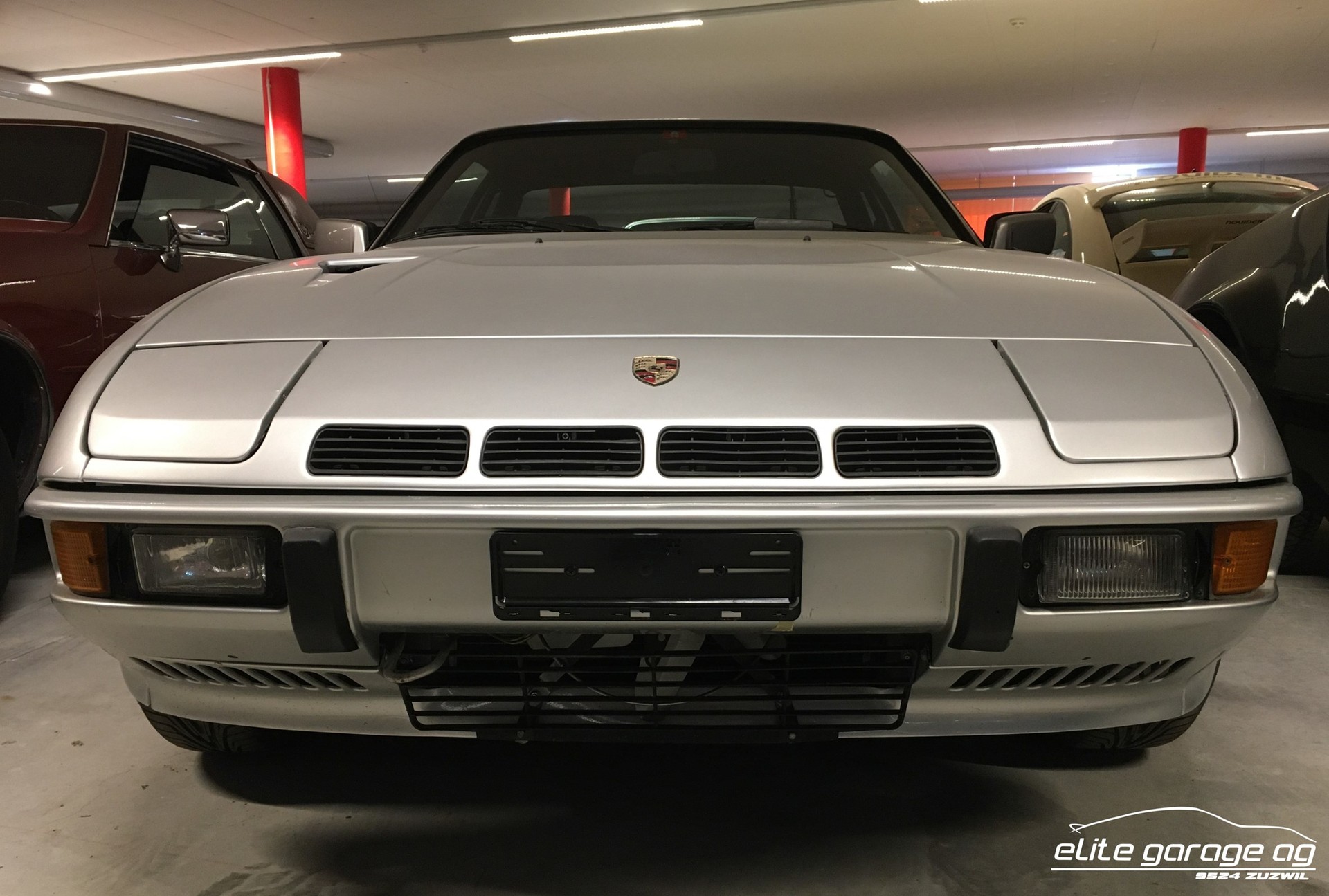 PORSCHE 924 Turbo-image-1