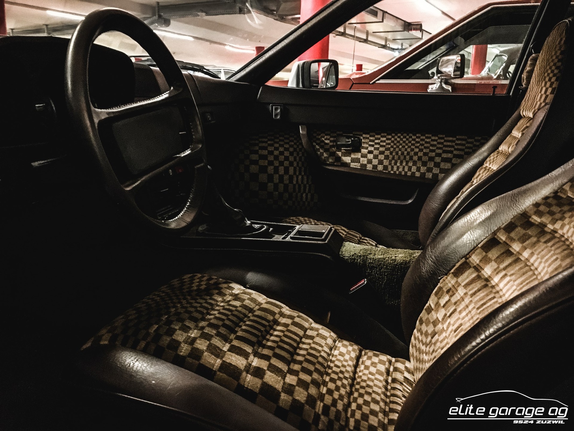 PORSCHE 924 Turbo-image-6