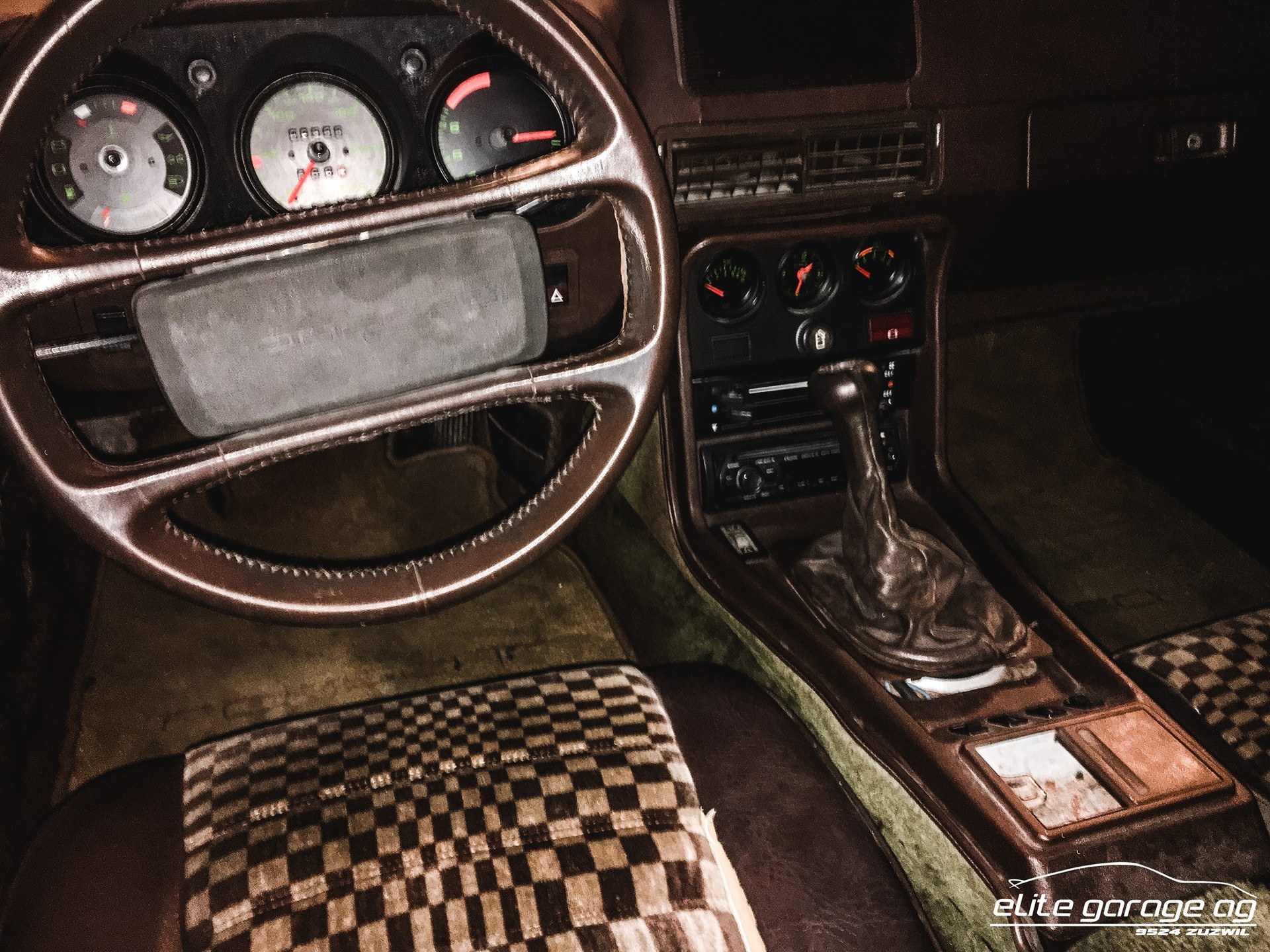 PORSCHE 924 Turbo-image-8
