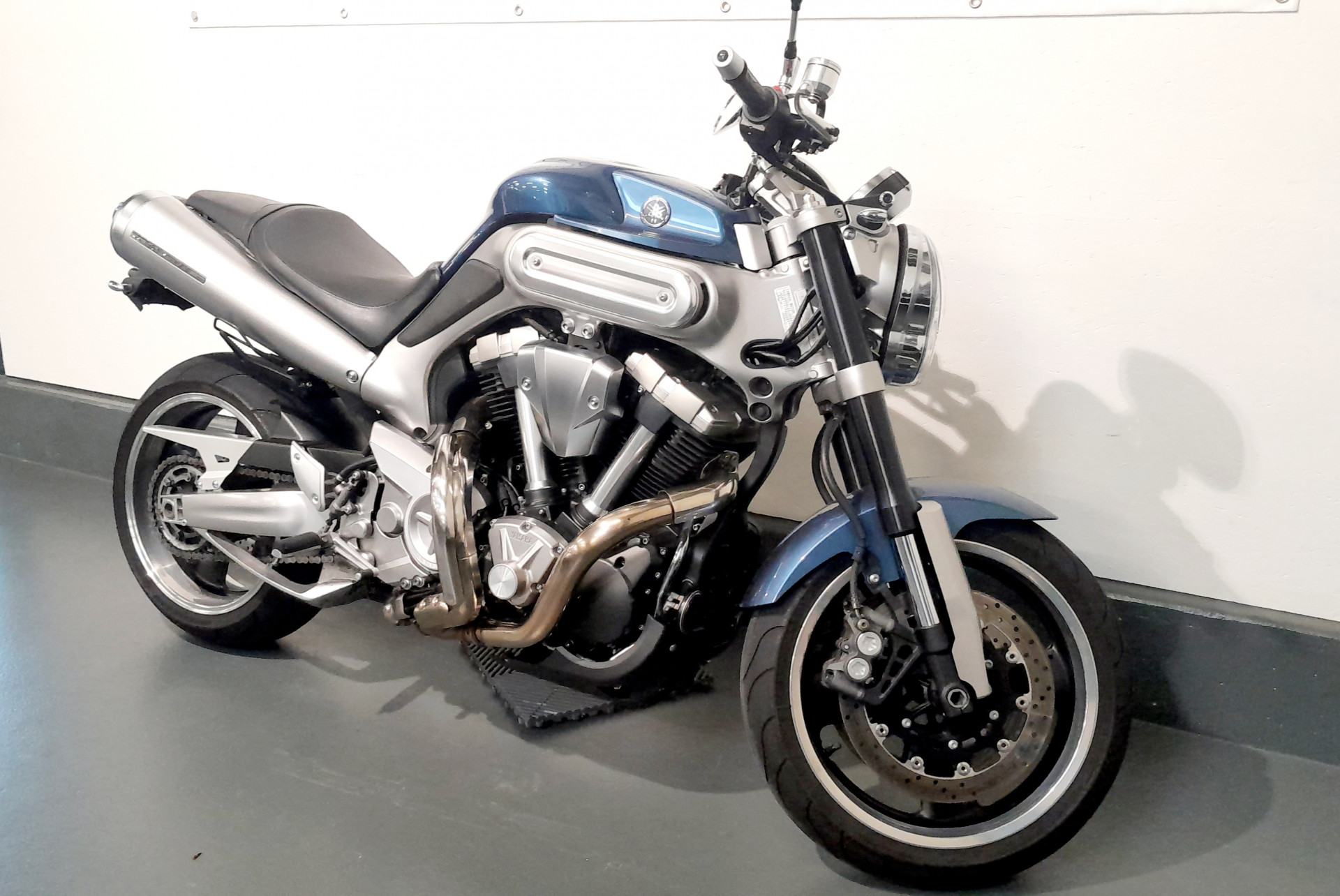 YAMAHA MT-01-showroom-element-1