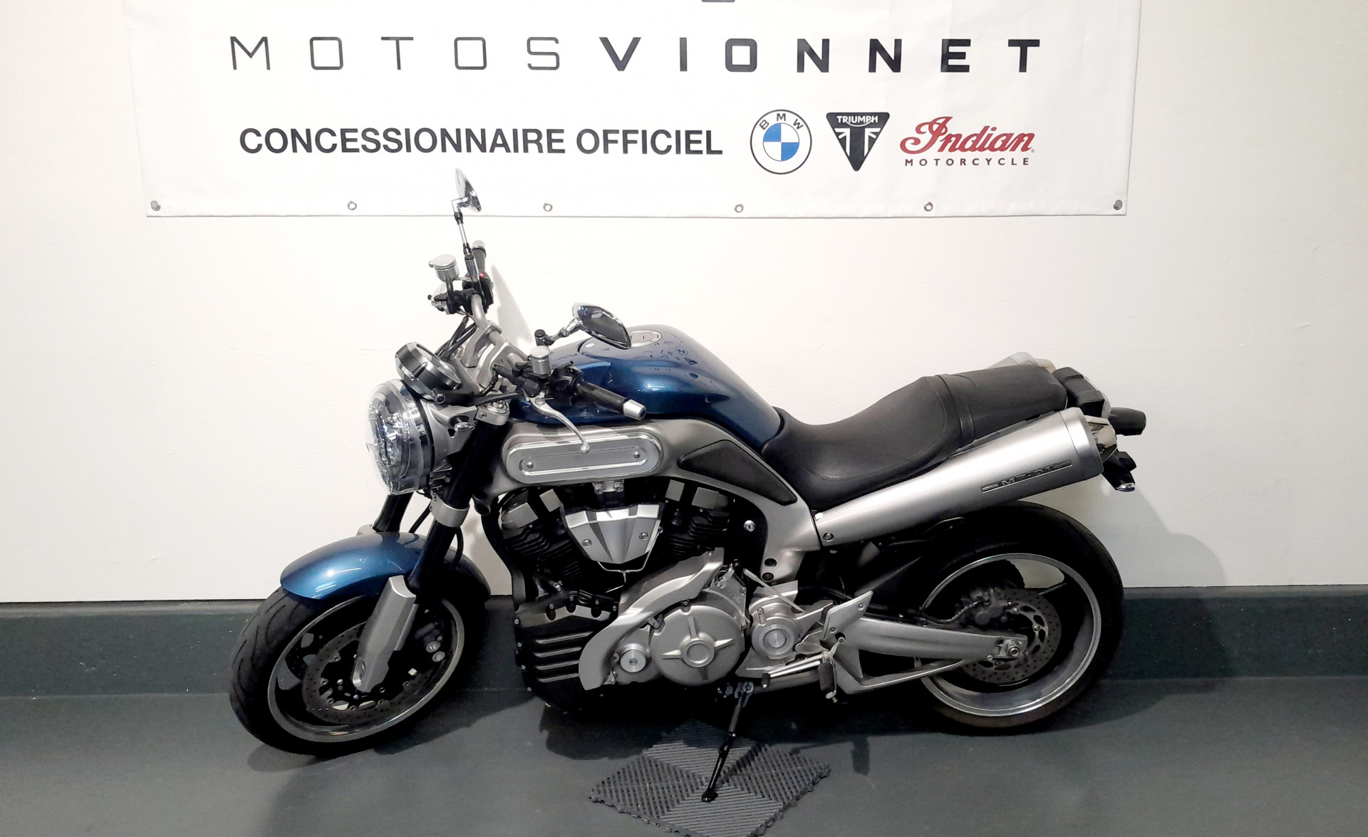 YAMAHA MT-01-showroom-element-3