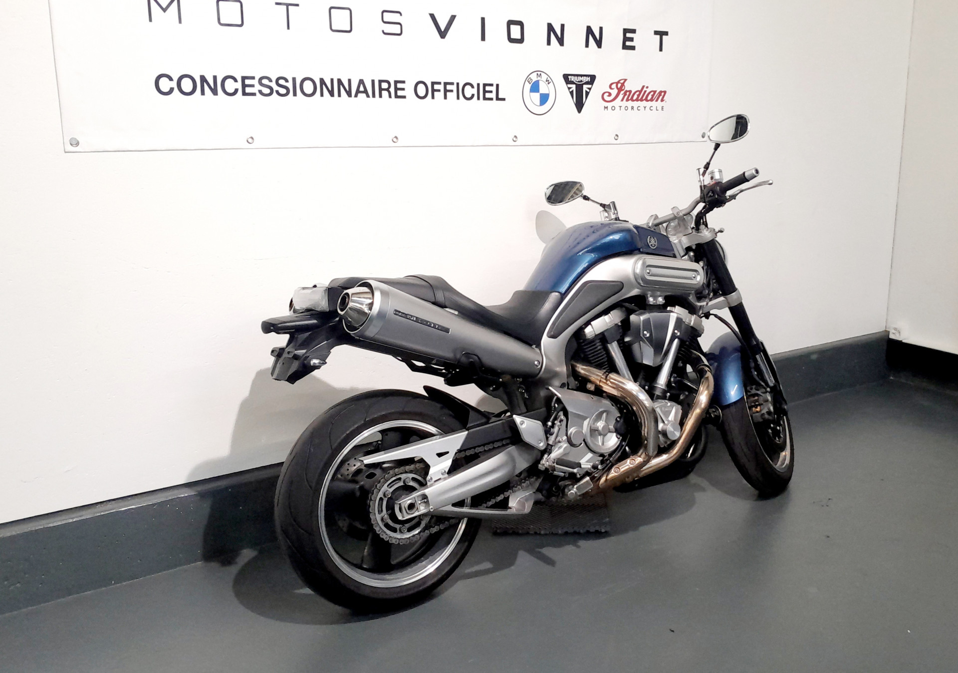 YAMAHA MT-01-showroom-element-2