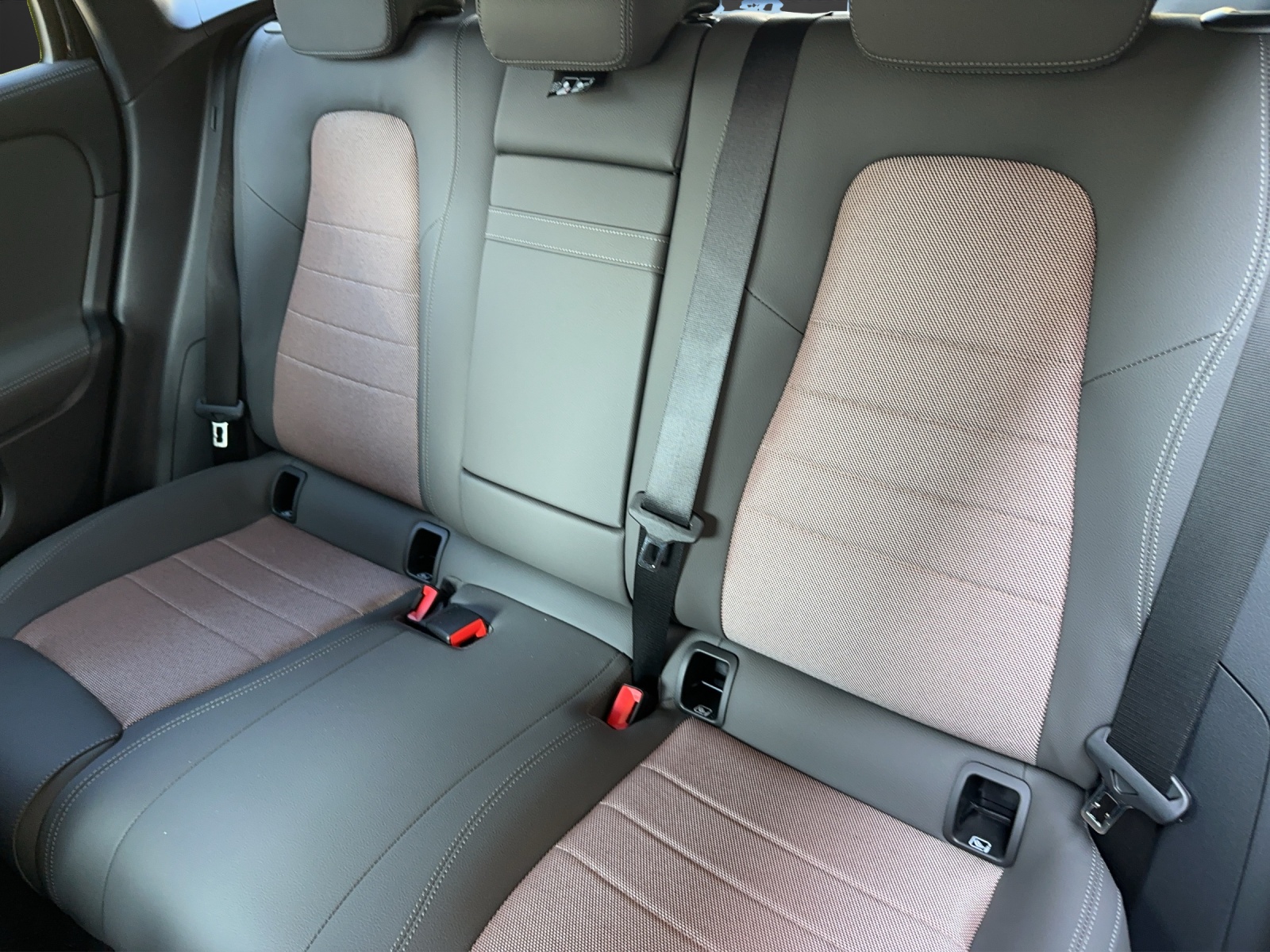 MERCEDES-BENZ EQA 300 4Matic-image-14