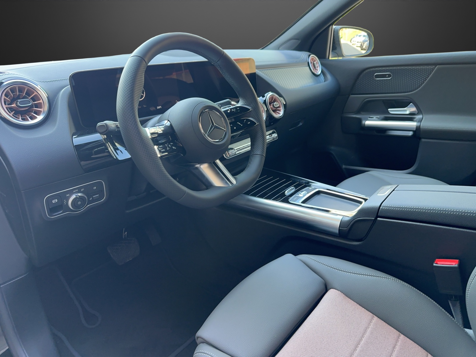 MERCEDES-BENZ EQA 300 4Matic-image-9
