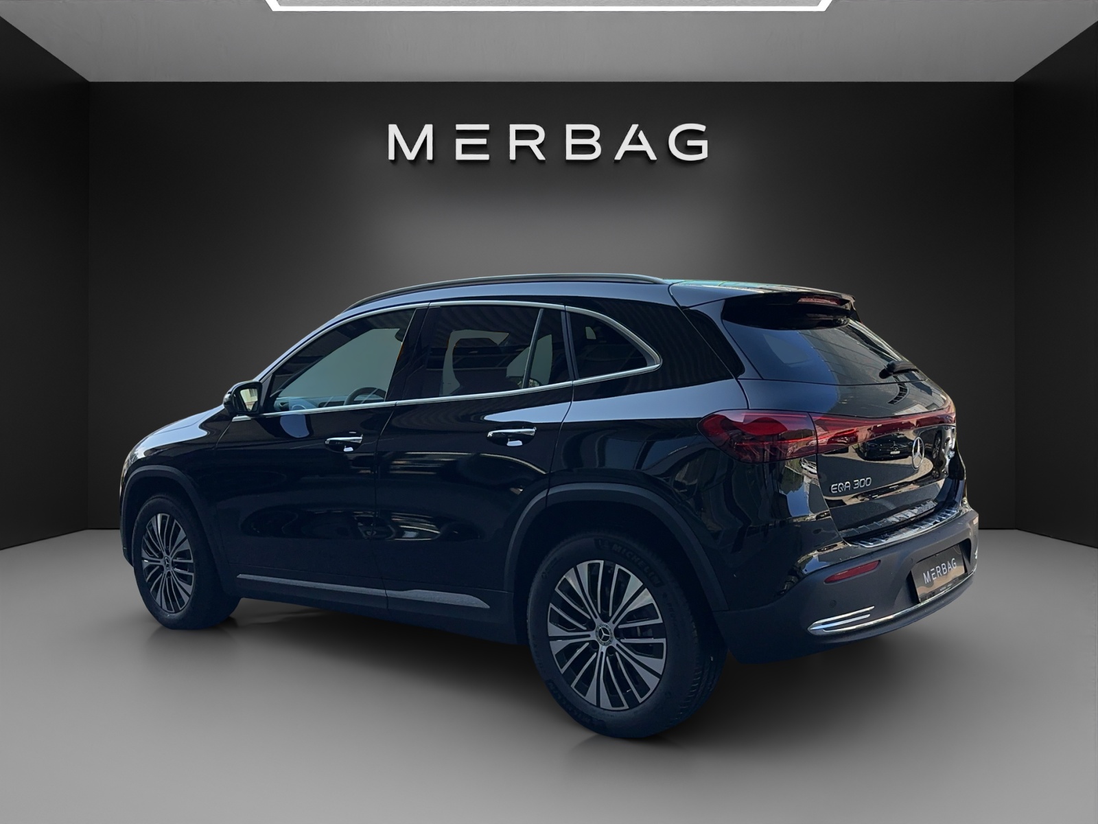 MERCEDES-BENZ EQA 300 4Matic-image-2