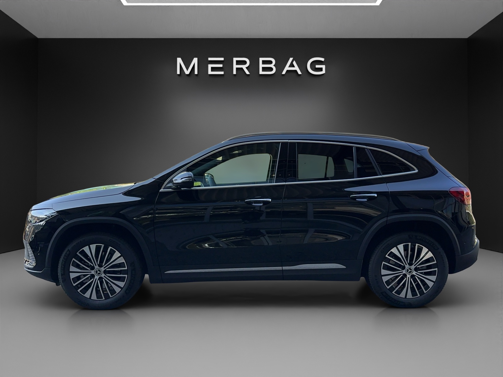 MERCEDES-BENZ EQA 300 4Matic-image-1