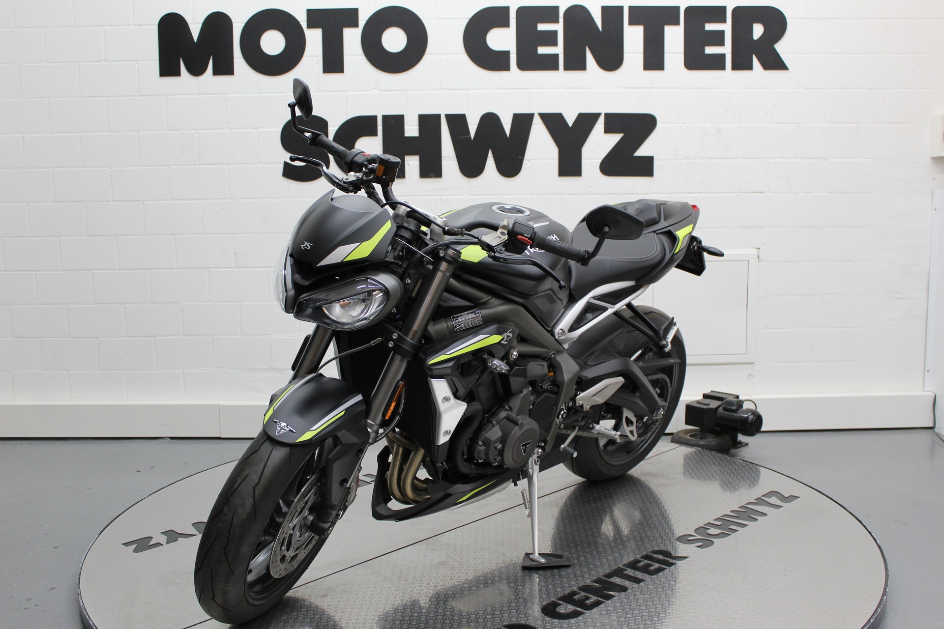 TRIUMPH Street Triple 765 RS-showroom-element-2