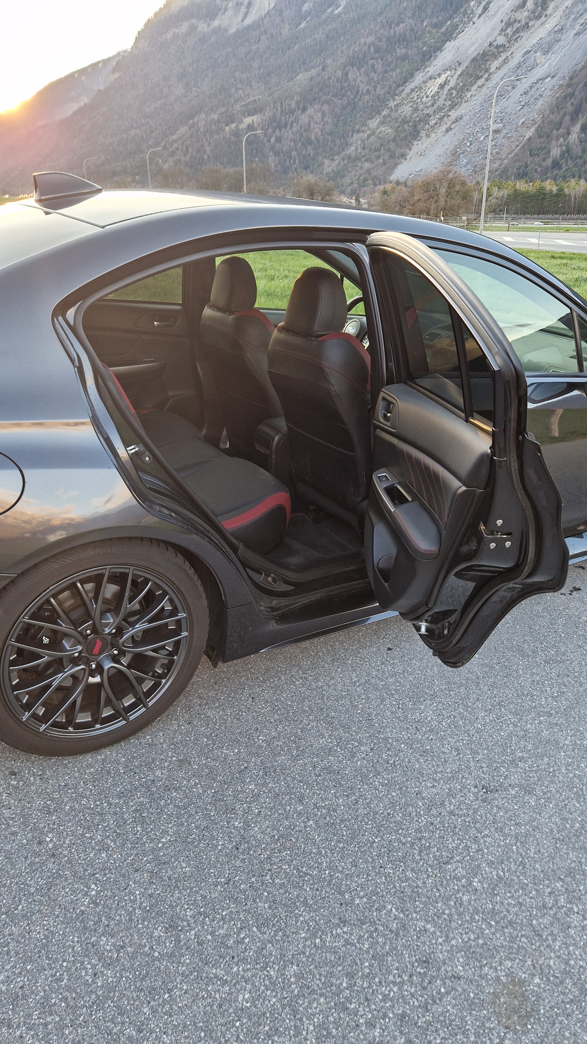 SUBARU WRX 2.5 Turbo 4WD STI Luxury S-image-9