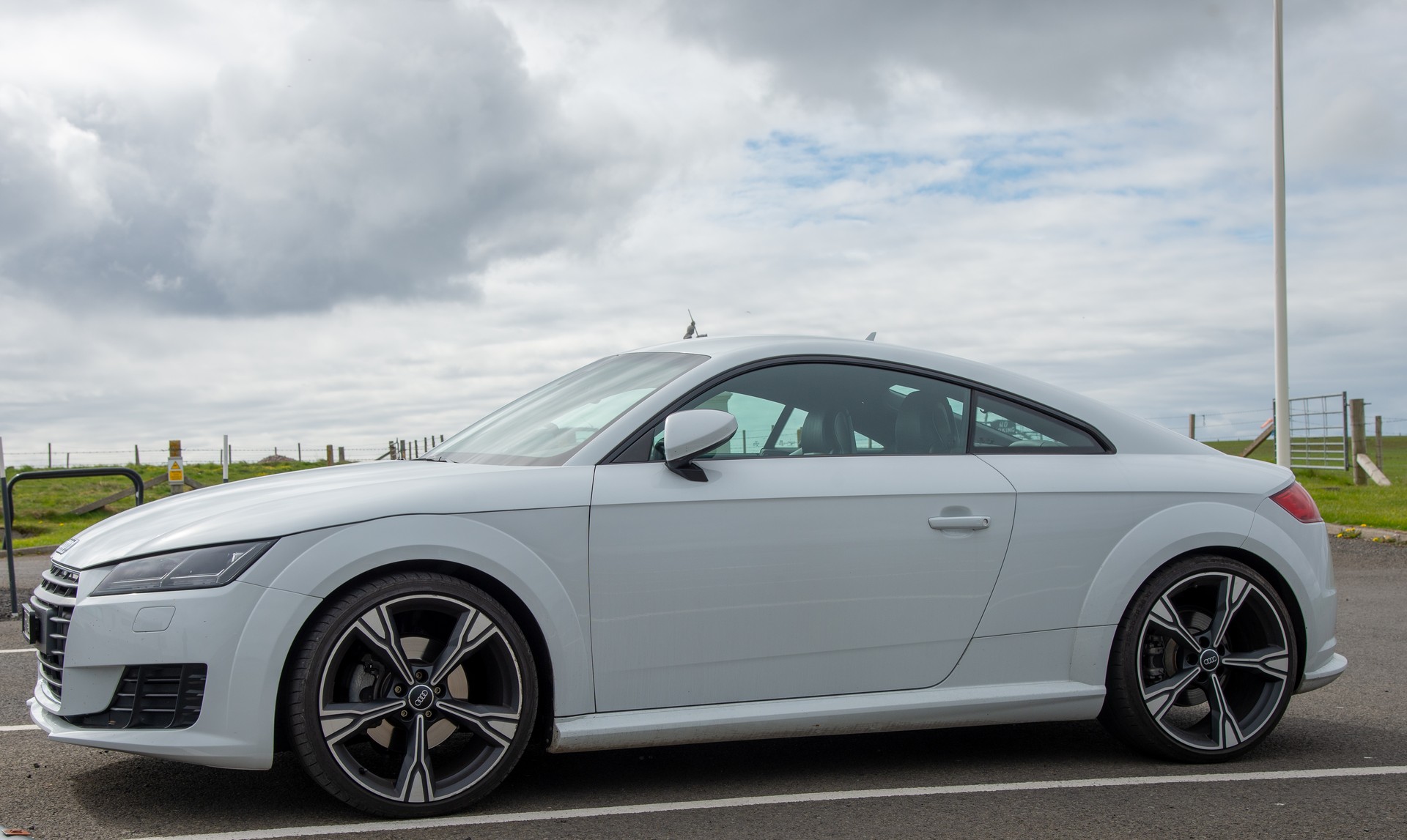 AUDI TT Coupé 2.0 TFSI quattro S-tronic-image-1