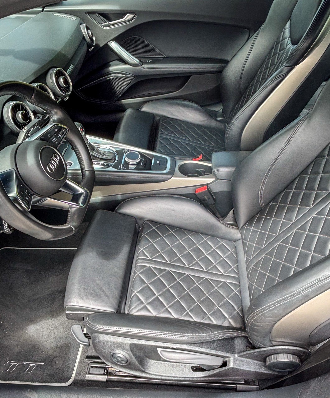 AUDI TT Coupé 2.0 TFSI quattro S-tronic-image-5