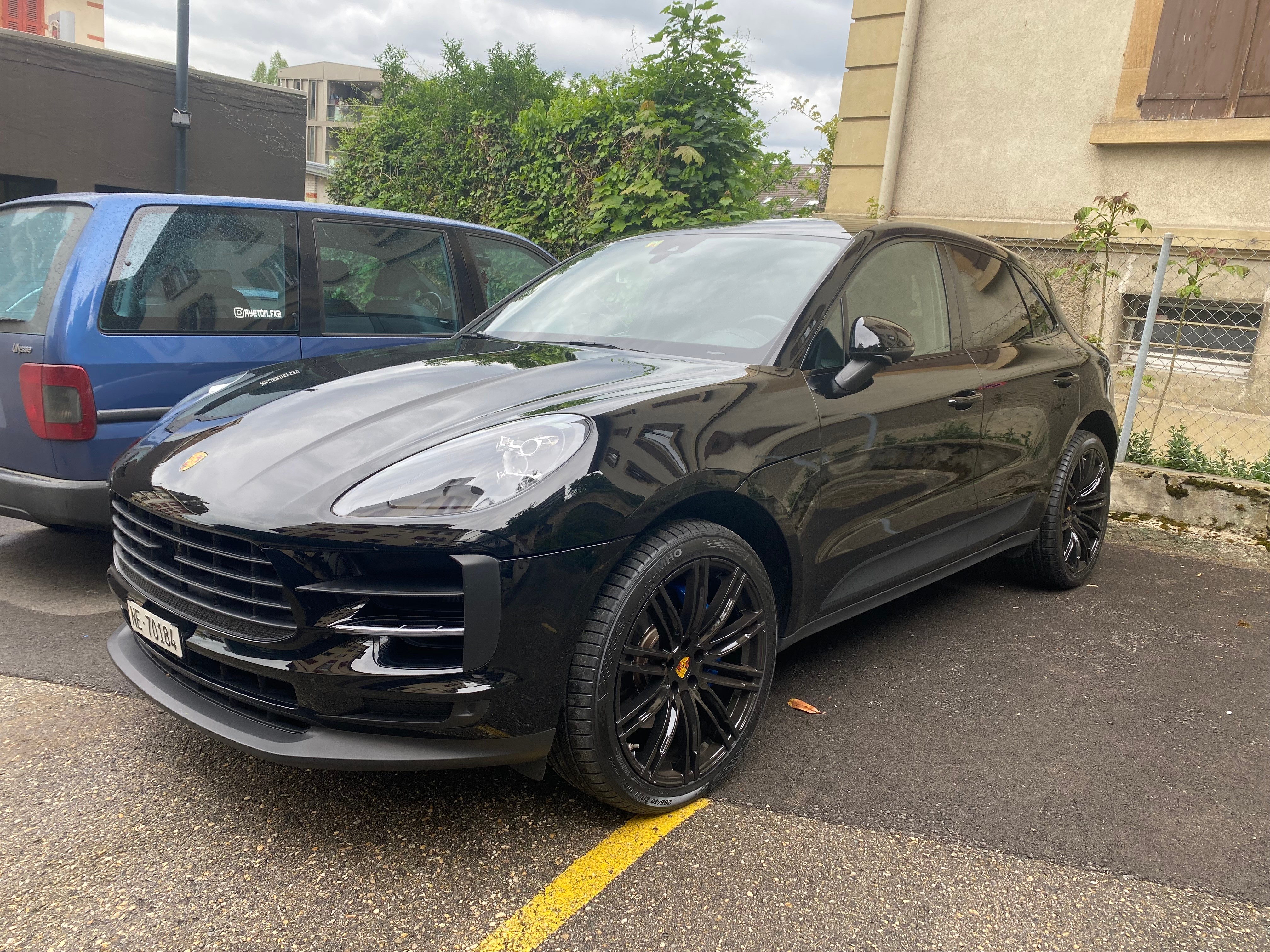 Car photo