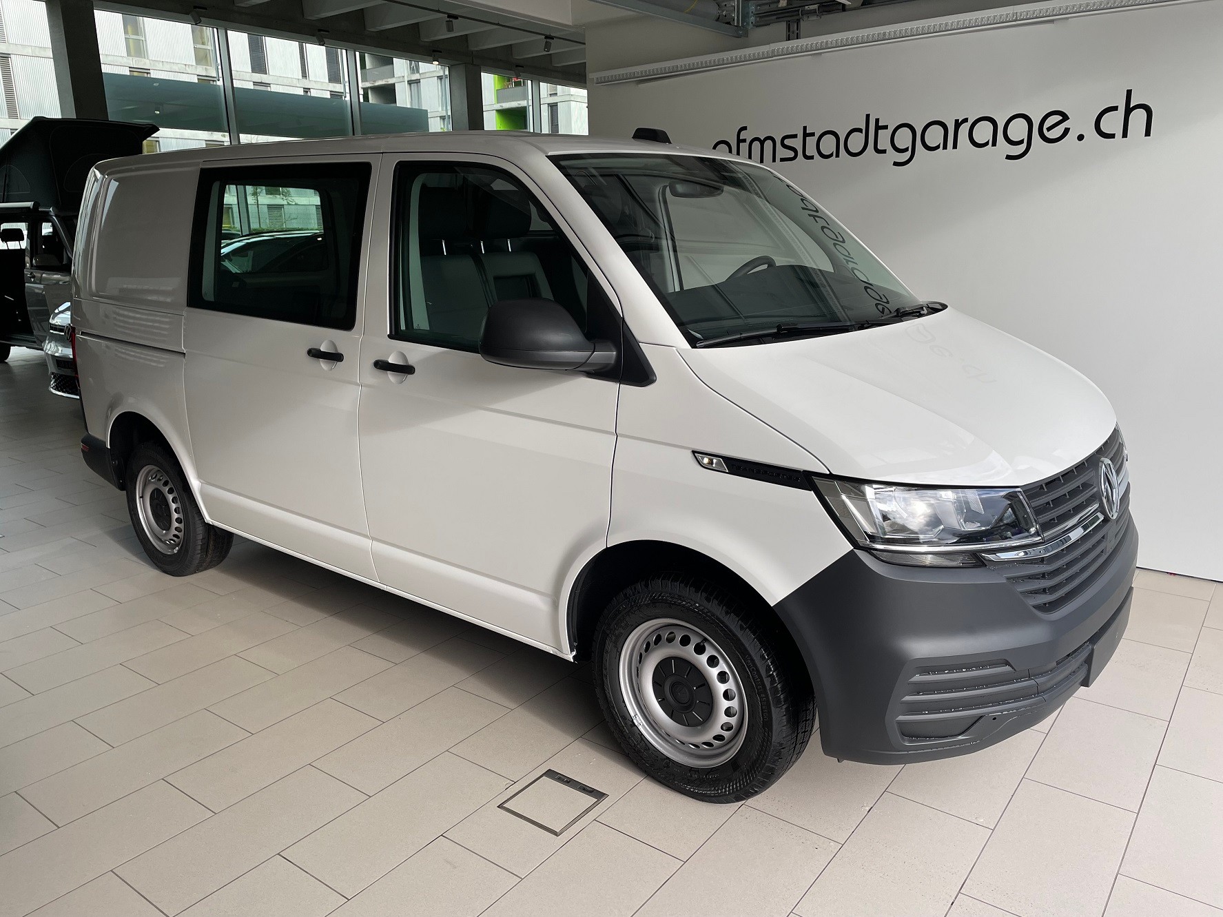 VW T6.1 2.0 TDI Entry-image-0