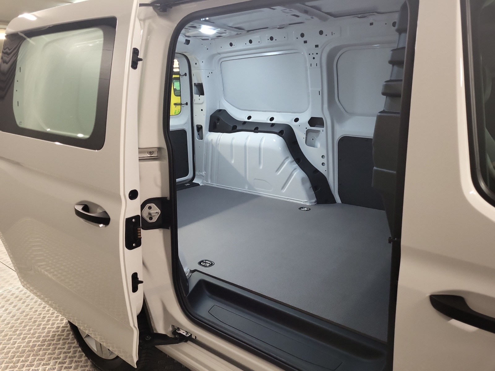 VW Caddy Maxi Kaw. 1.5 TSI 116 Entry-image-12