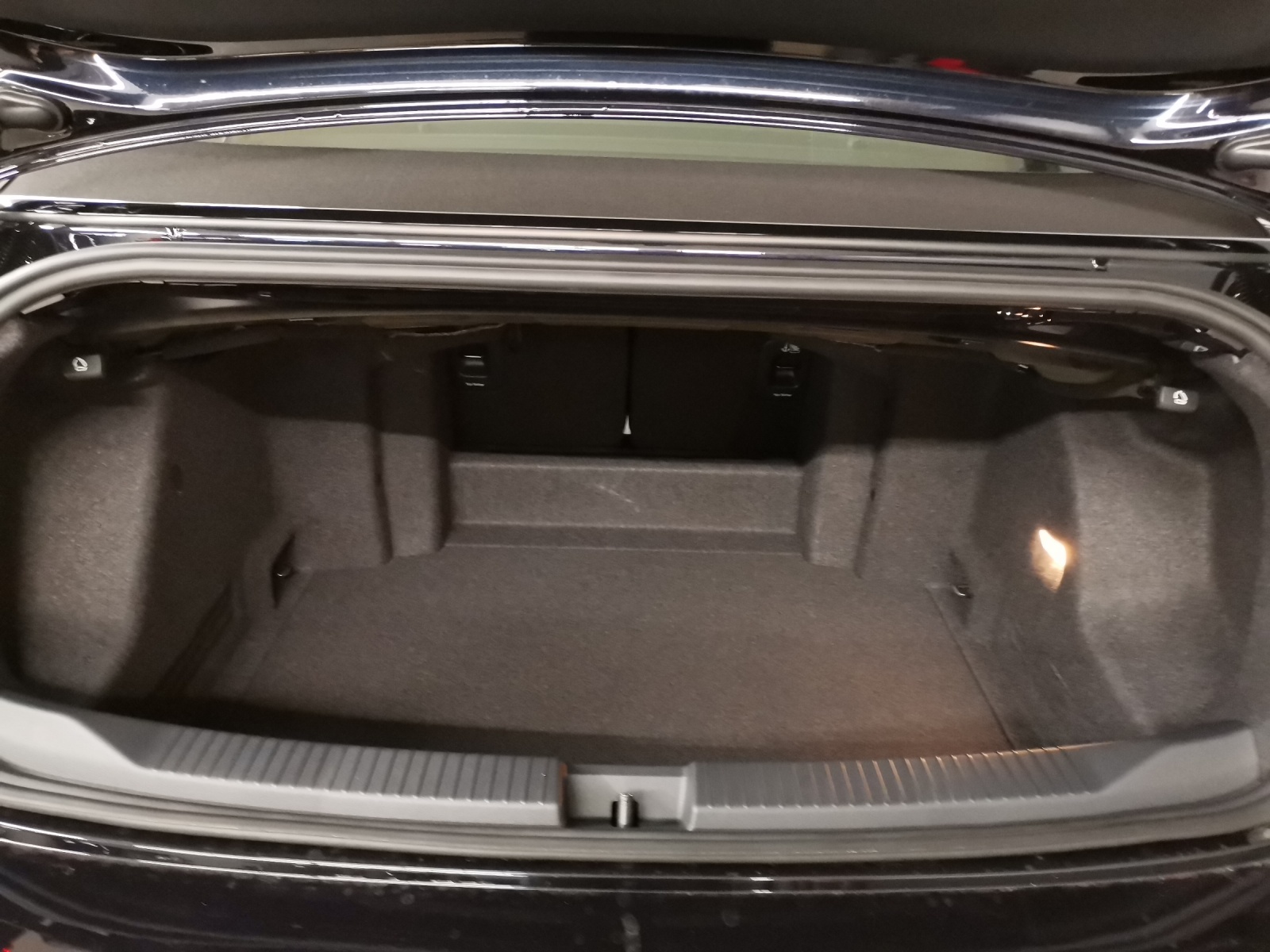 VW T-Roc Cabriolet 1.5 TSI R-Line DSG-image-10