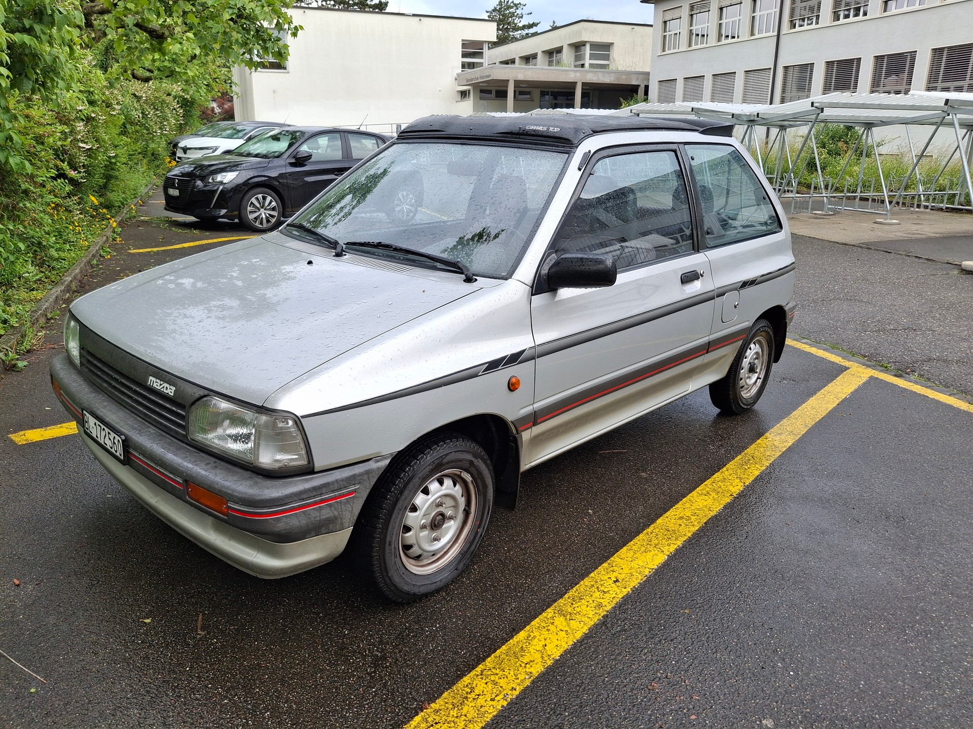 MAZDA 121 1.3 LX Canvas Top-image-0