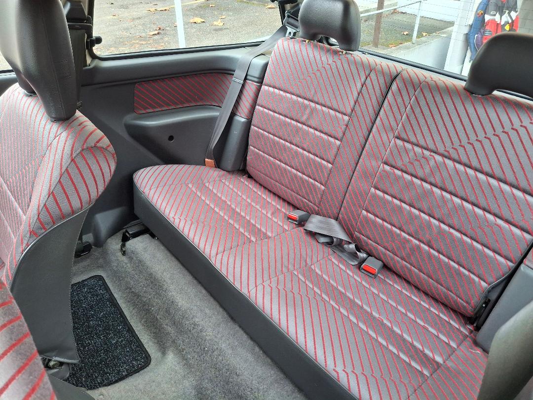 MAZDA 121 1.3 LX Canvas Top-image-5