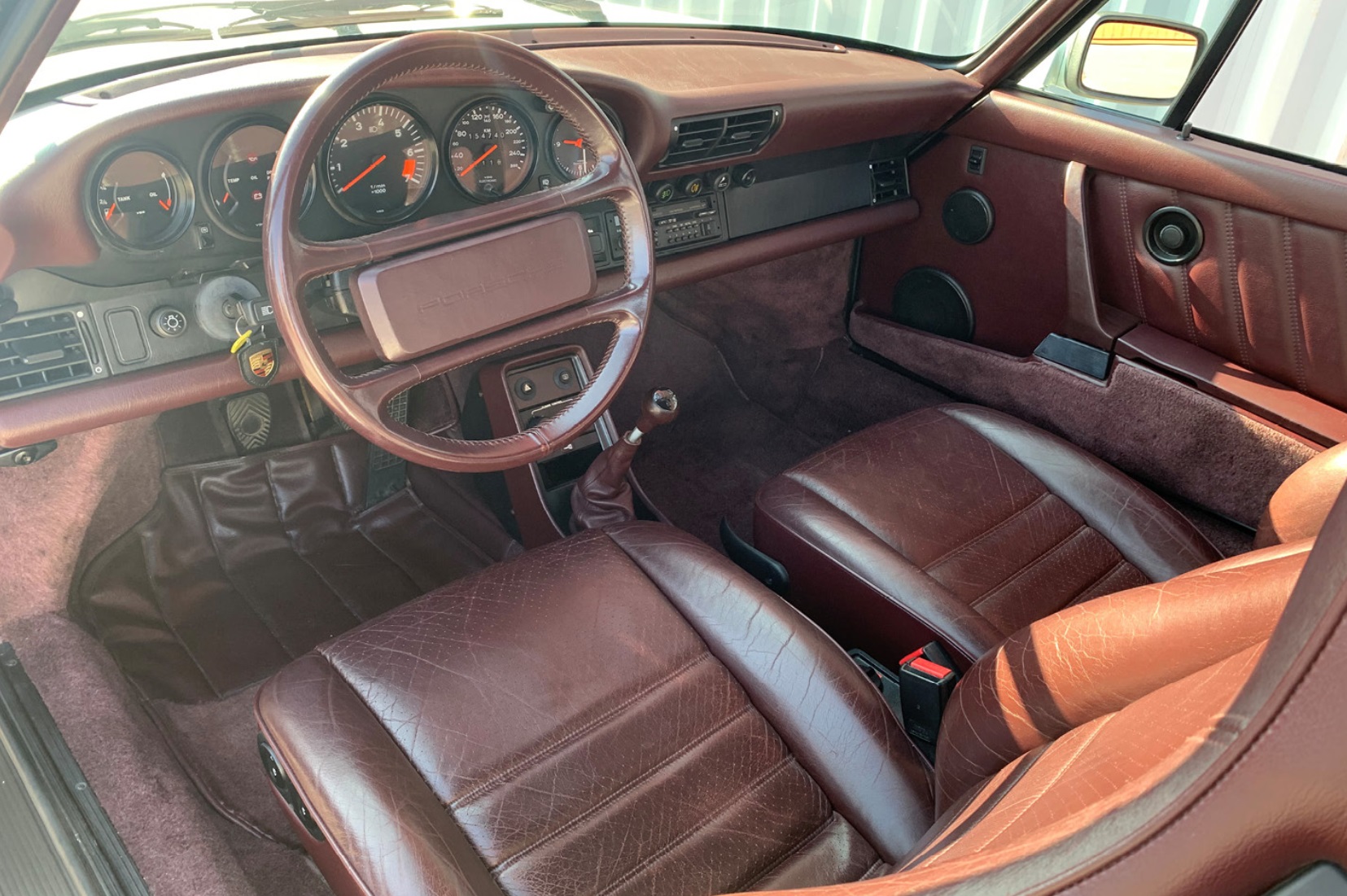 PORSCHE 911 Carrera 3.2-image-3