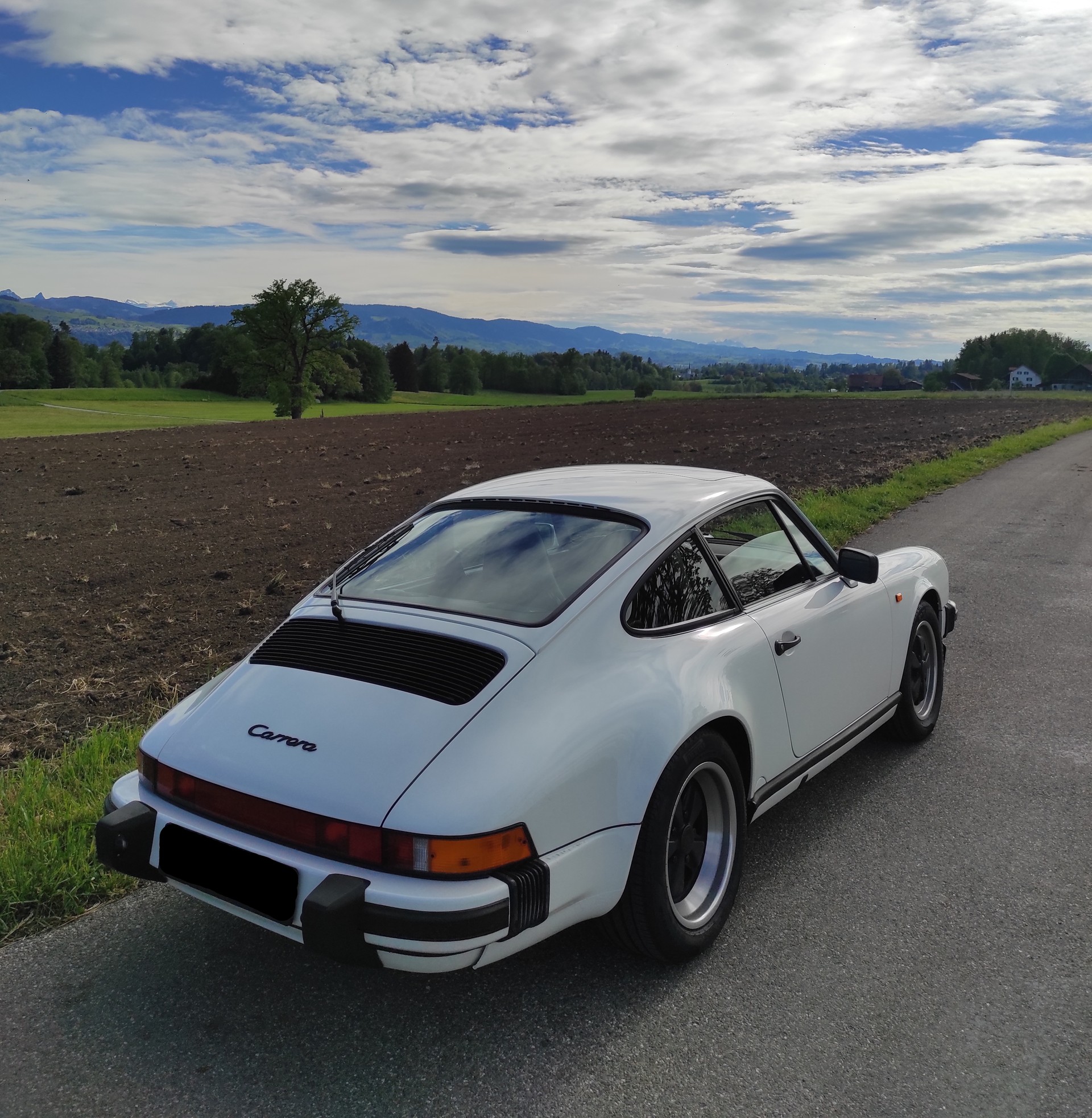 PORSCHE 911 Carrera 3.2-image-2