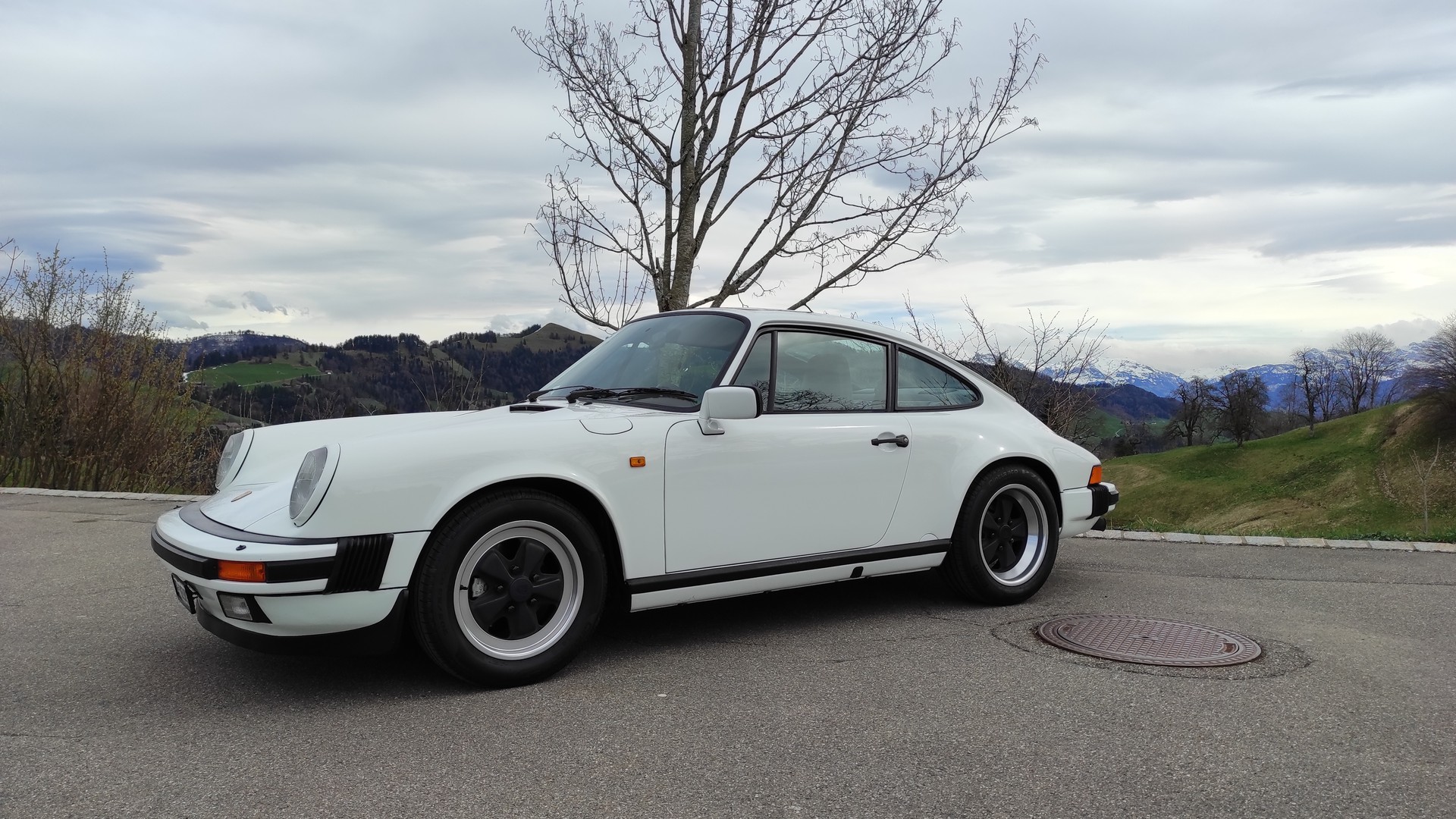 PORSCHE 911 Carrera 3.2-image-4