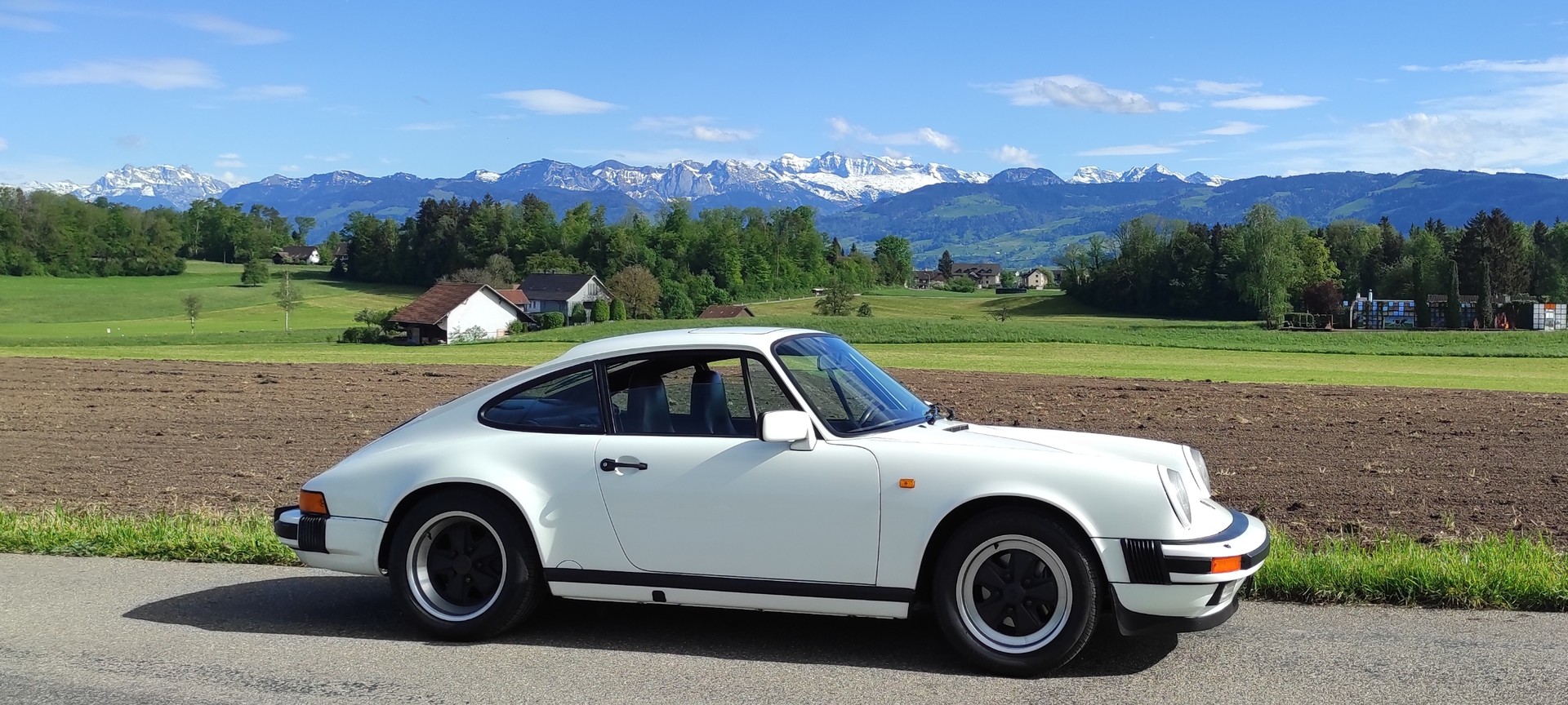 PORSCHE 911 Carrera 3.2-image-1