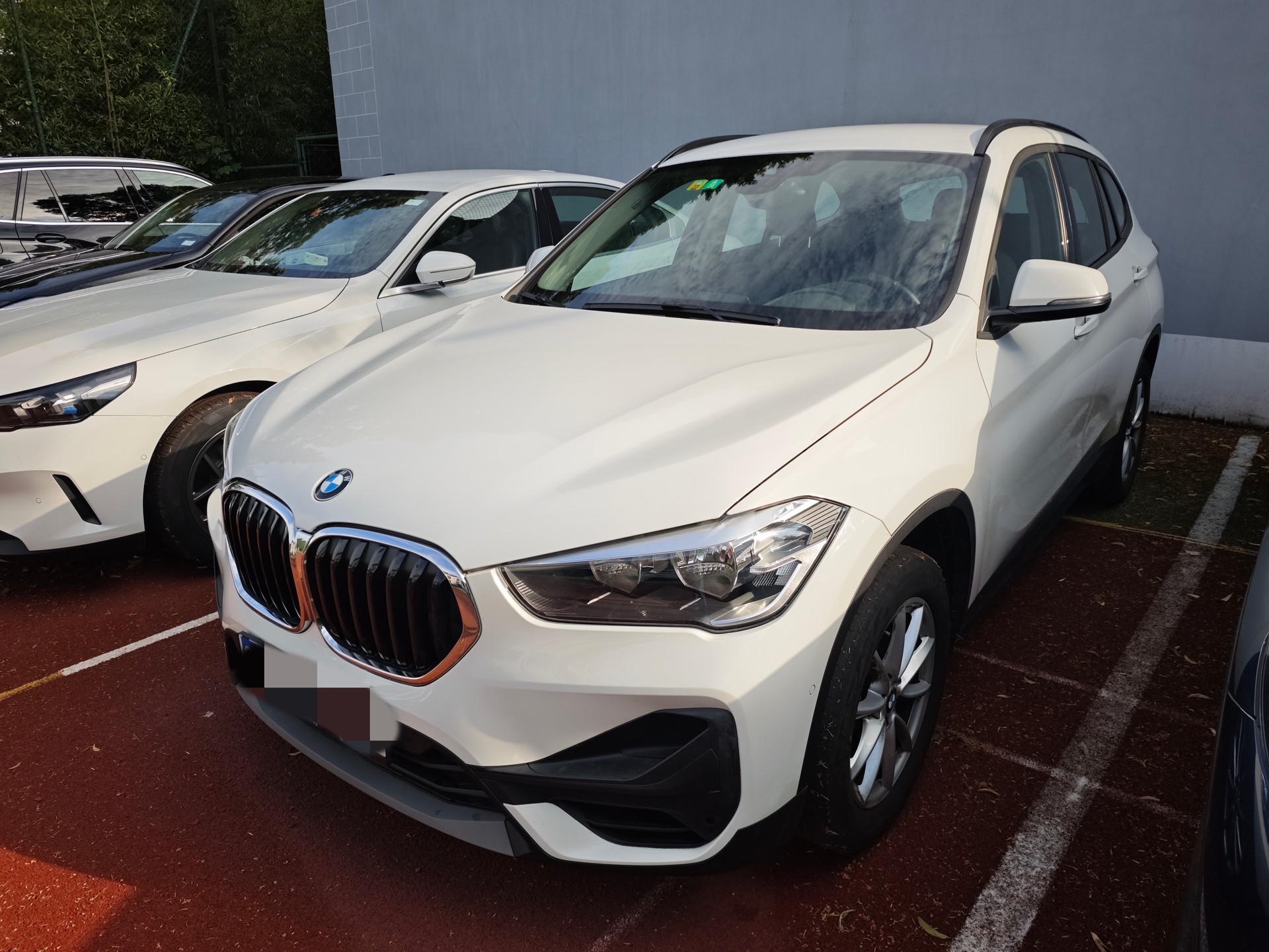 BMW X1 xDrive 20i Steptronic-image-0