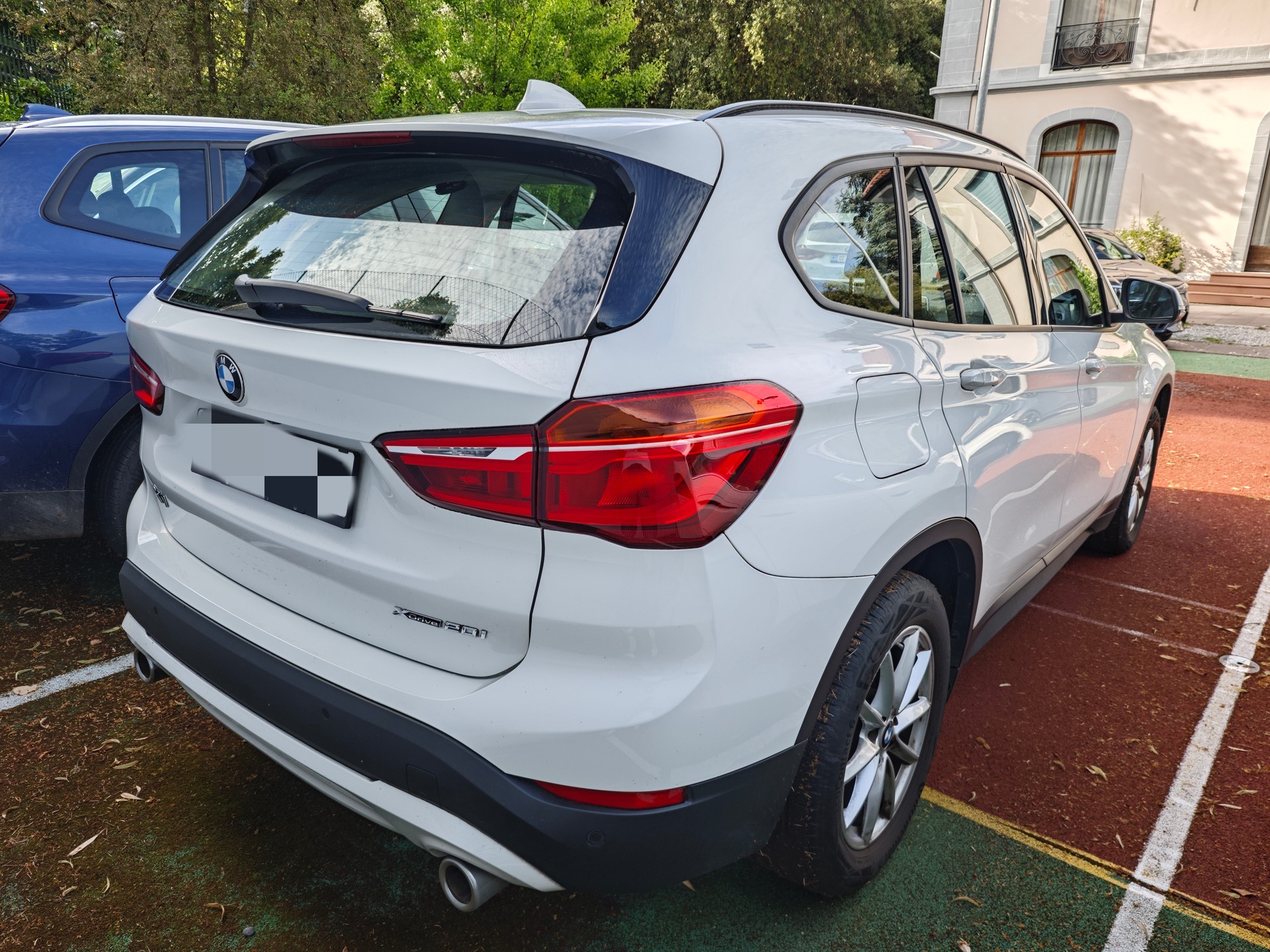 BMW X1 xDrive 20i Steptronic-image-1