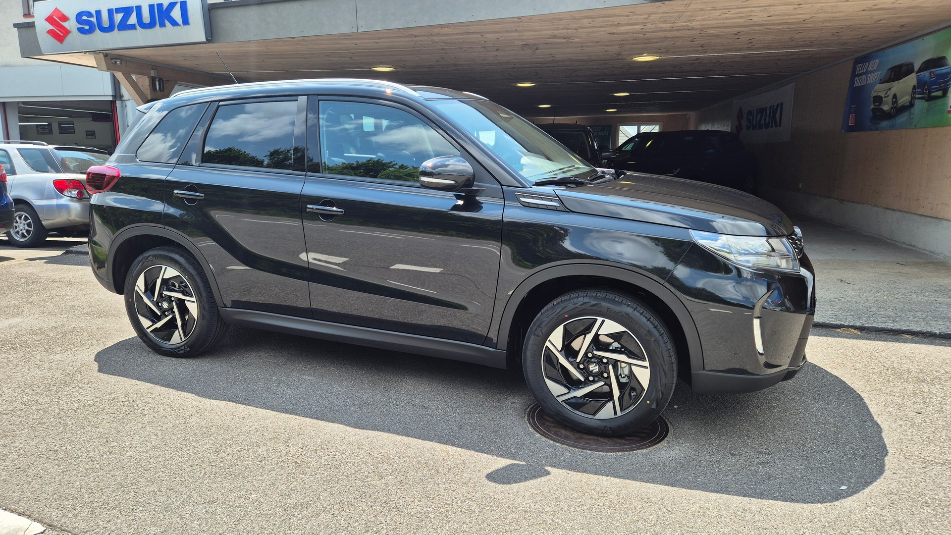 SUZUKI Vitara 1.5 Hybrid Compact Top 4x4 AGS-image-2