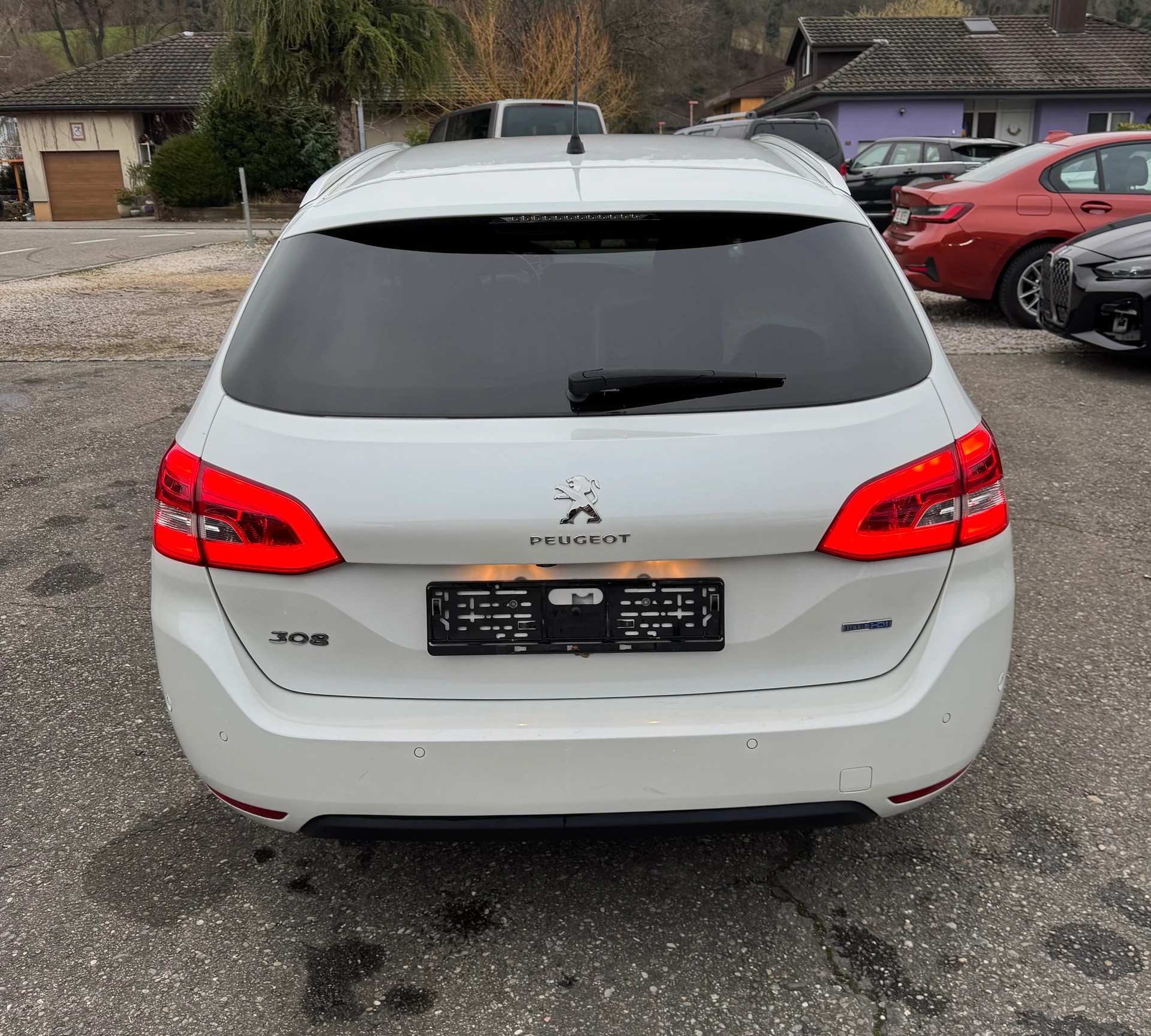 PEUGEOT 308 SW 1.6 BlueHDI Allure Automatic-showroom-element-2