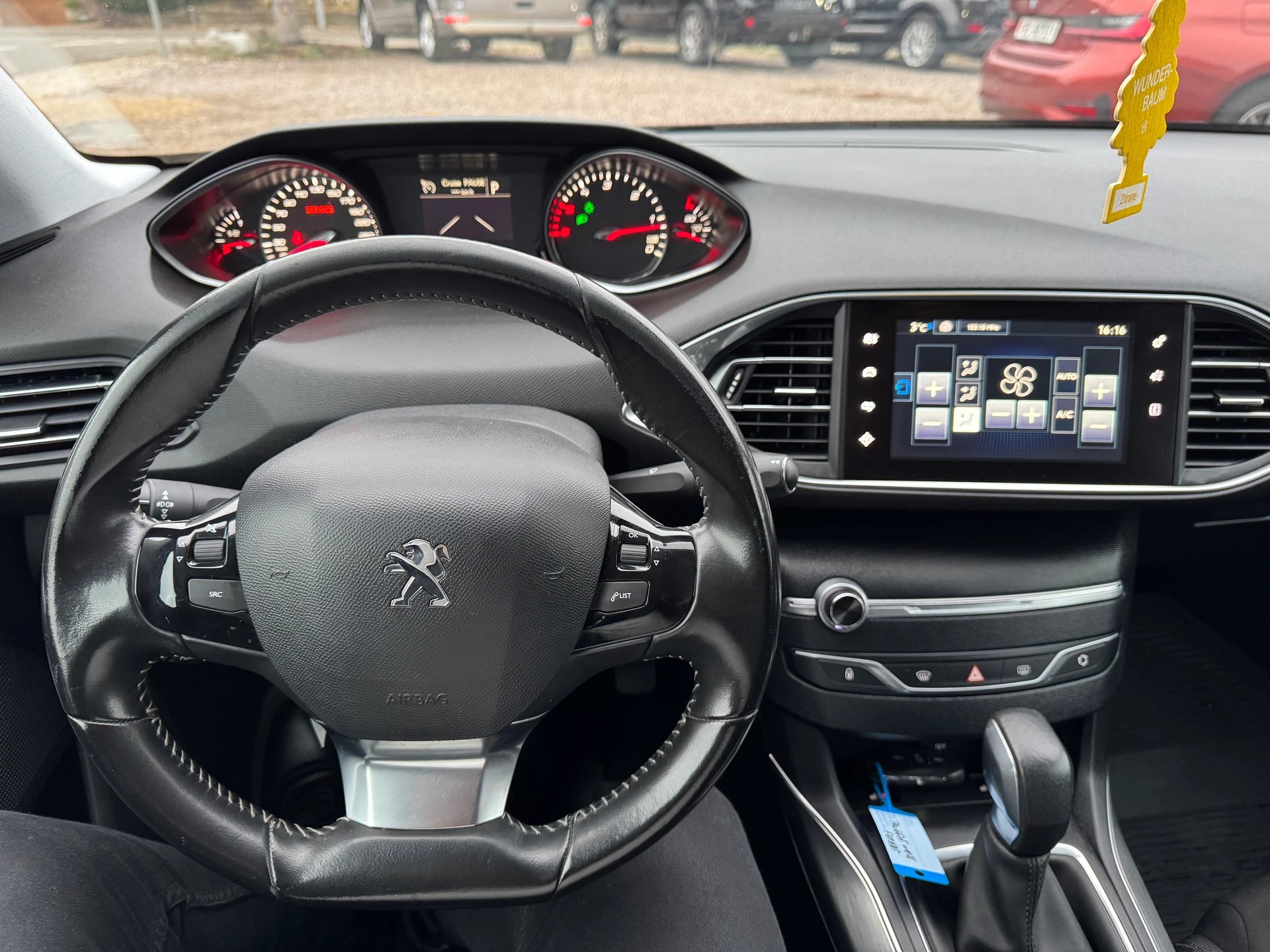 PEUGEOT 308 SW 1.6 BlueHDI Allure Automatic-image-6