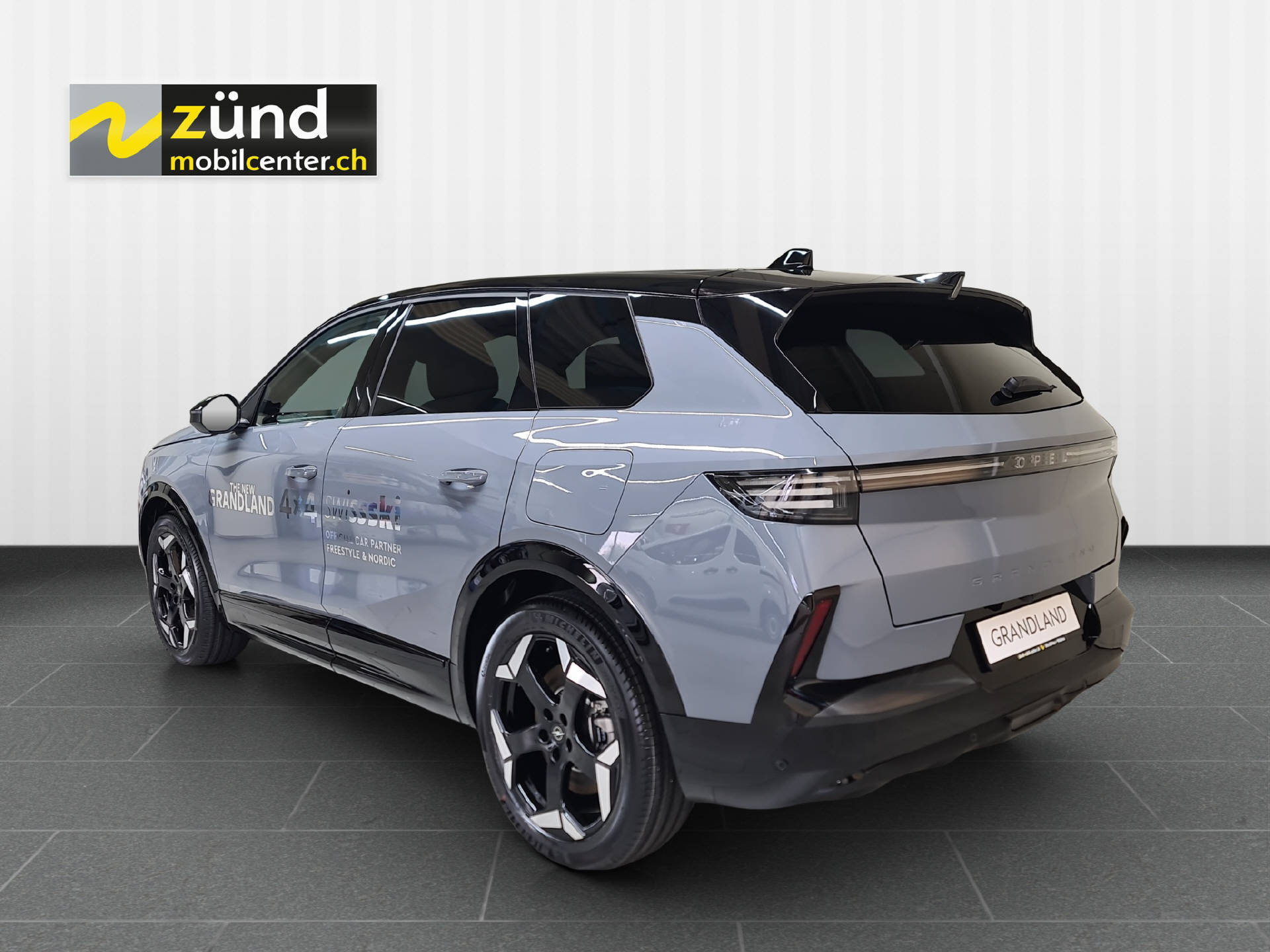 OPEL Grandland-e Ultimate AWD 325PS-image-2