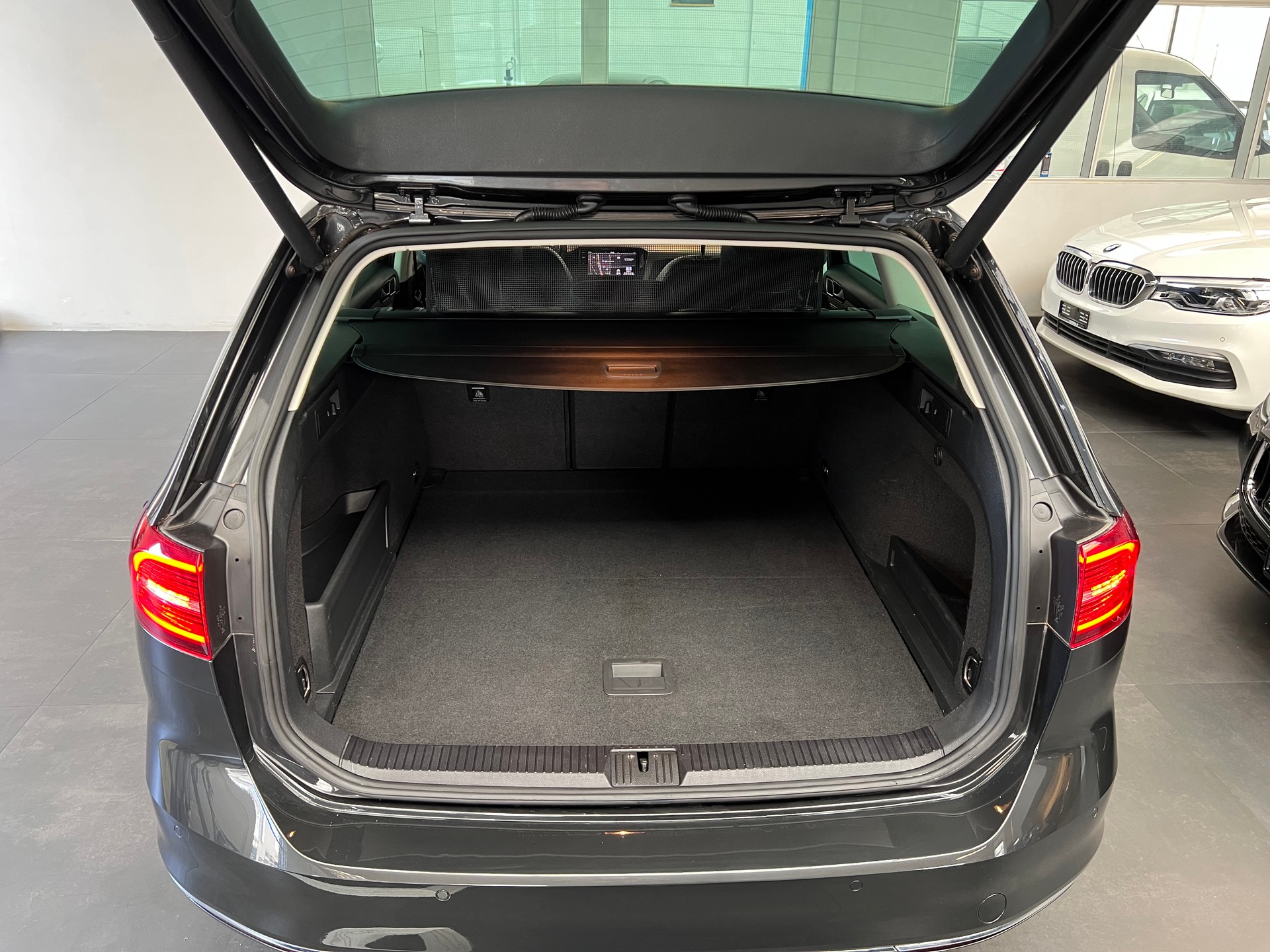VW Passat Variant 1.8 TSI BMT Highline DSG-image-10