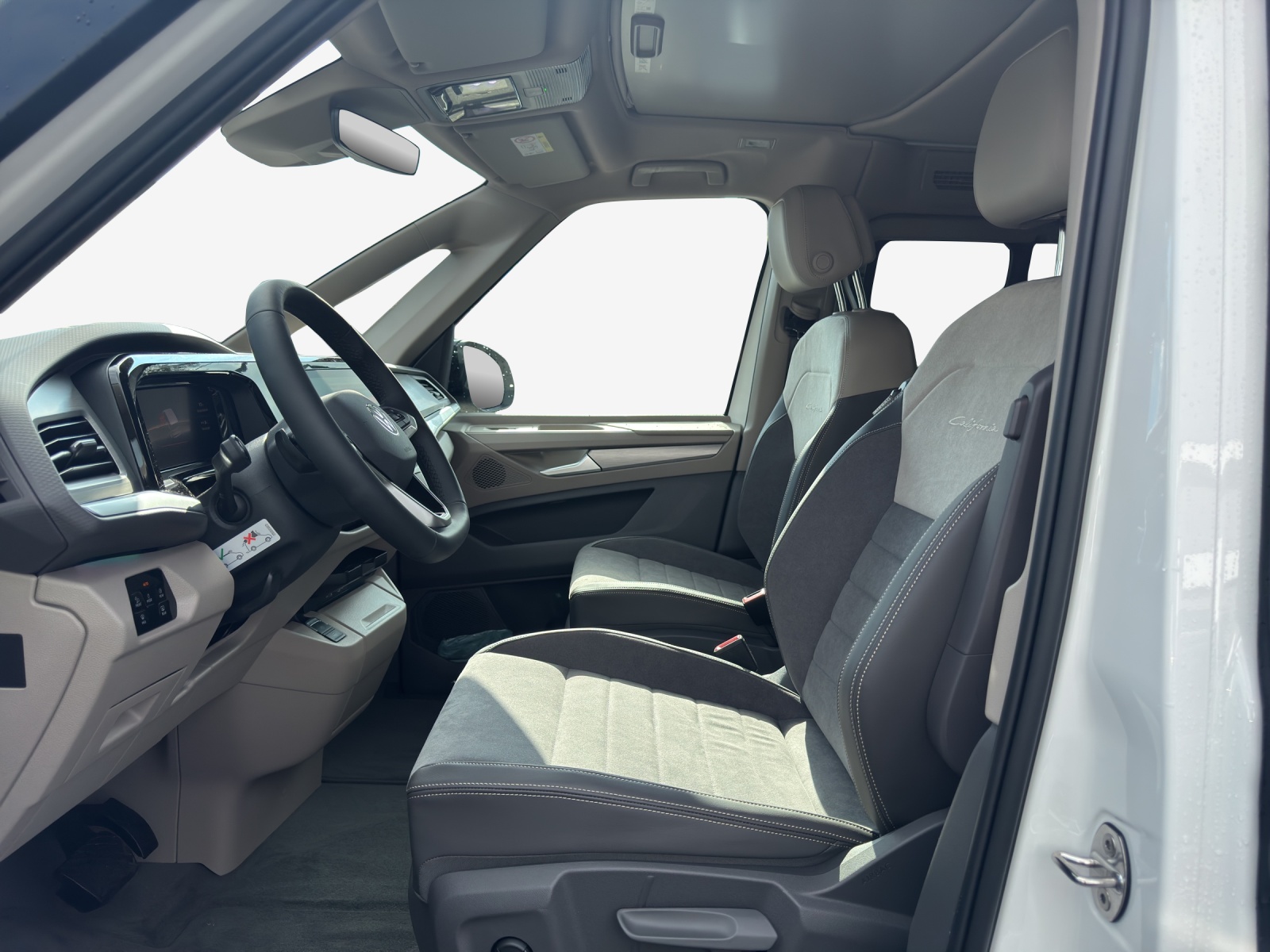 VW California eHybrid Ocean 4Motion-image-7