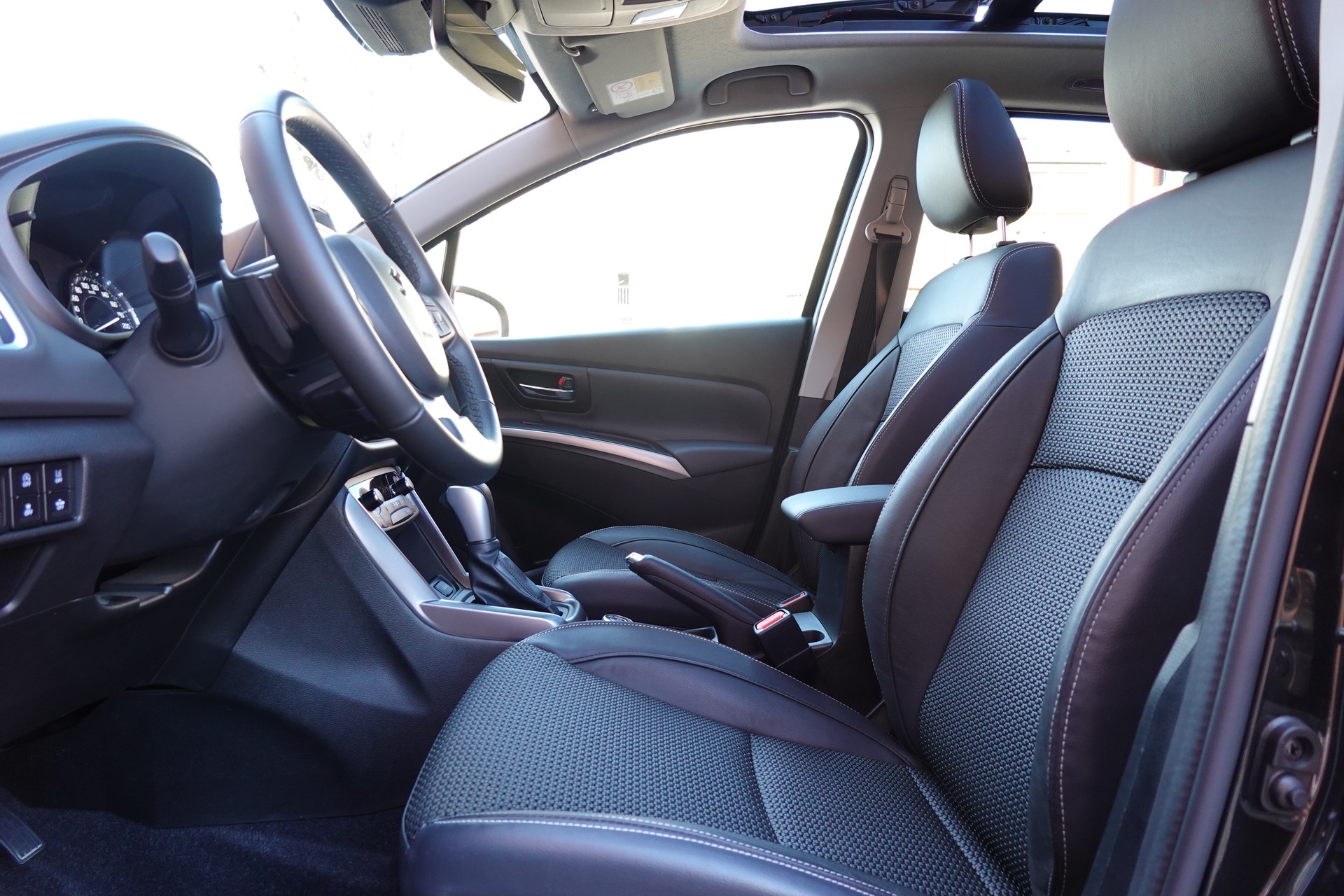 SUZUKI S-Cross 1.4 16V Compact Top MHD 4WD Automatic-image-19