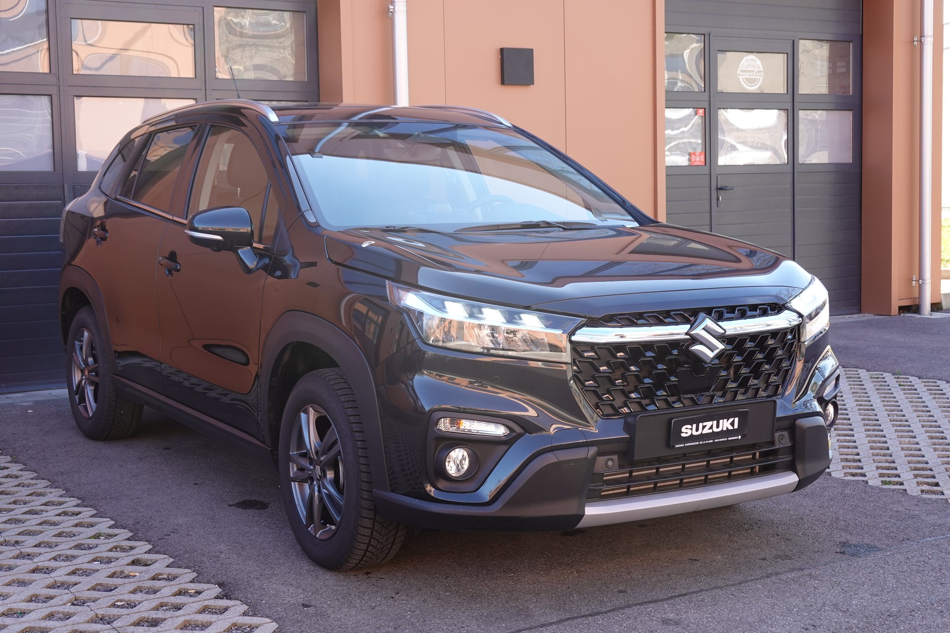 SUZUKI S-Cross 1.4 16V Compact Top MHD 4WD Automatic-image-1