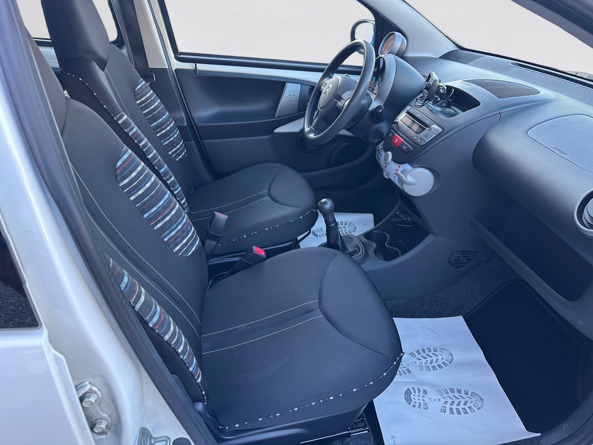 CITROEN C1 1.0i Exclusive-image-9