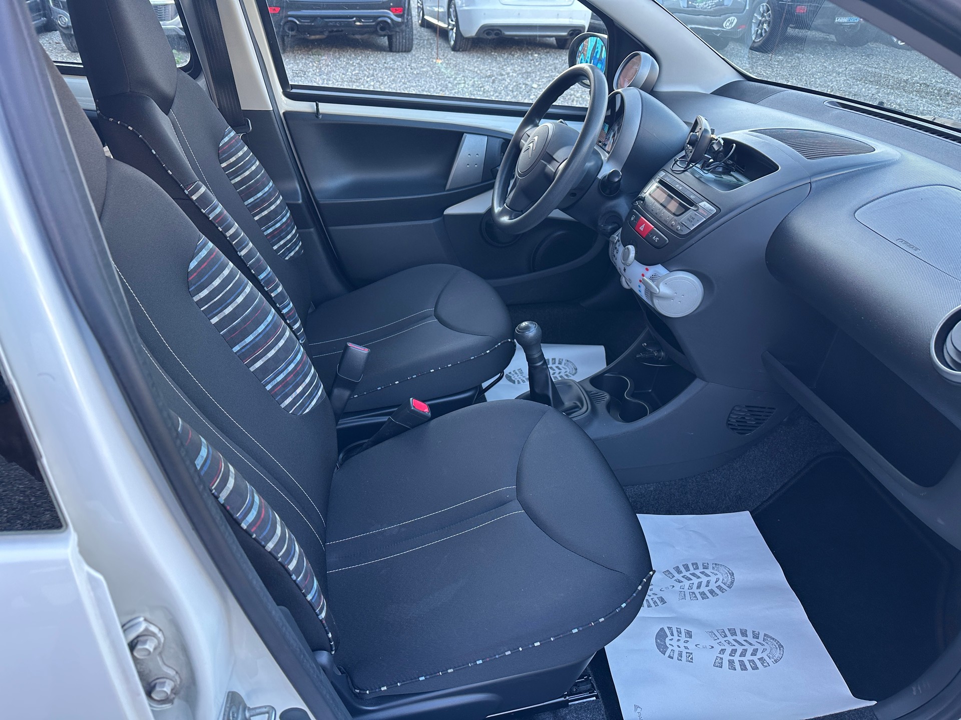 CITROEN C1 1.0i Exclusive-image-9